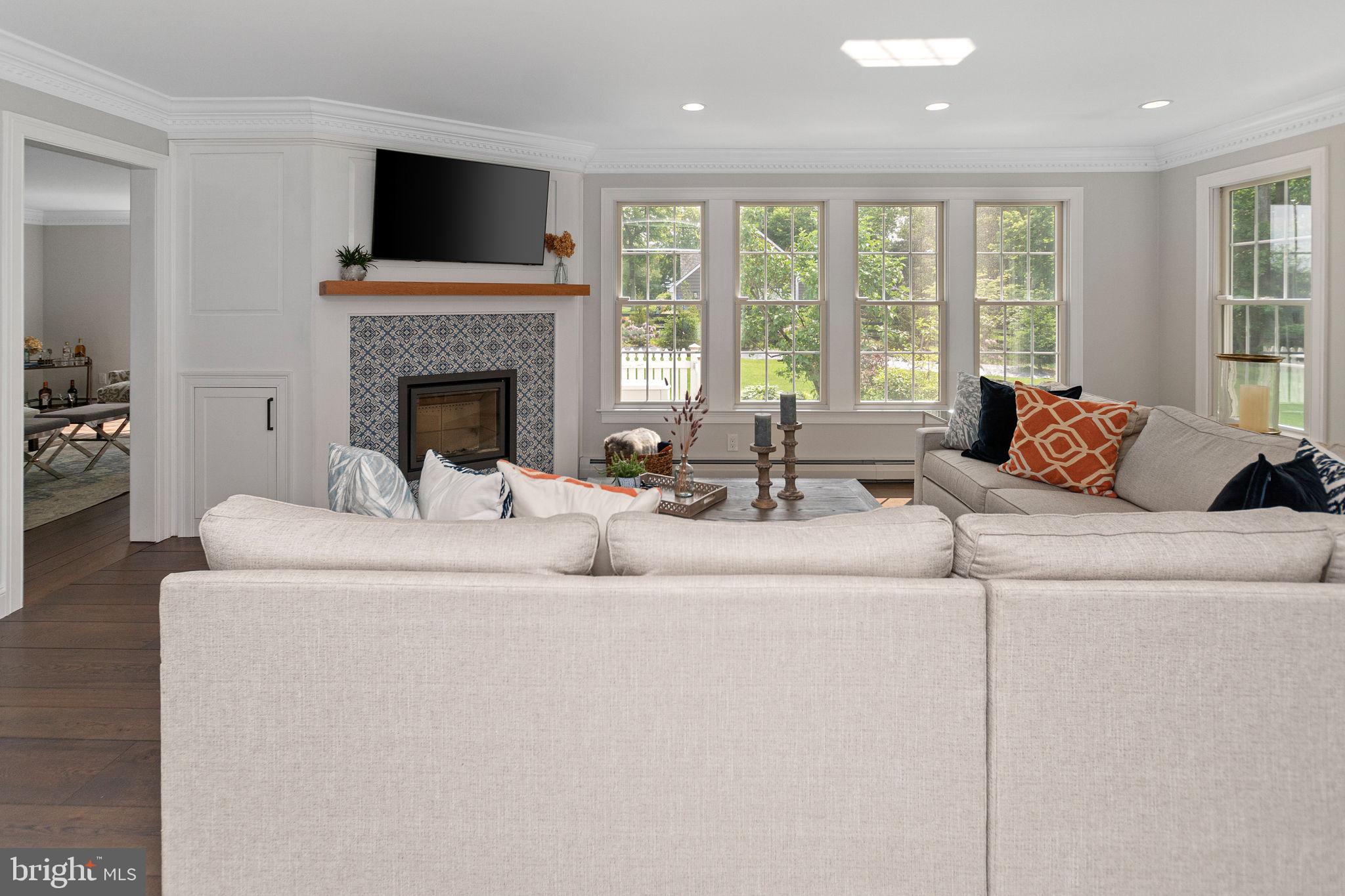 LONG LANE FARMS - Residential