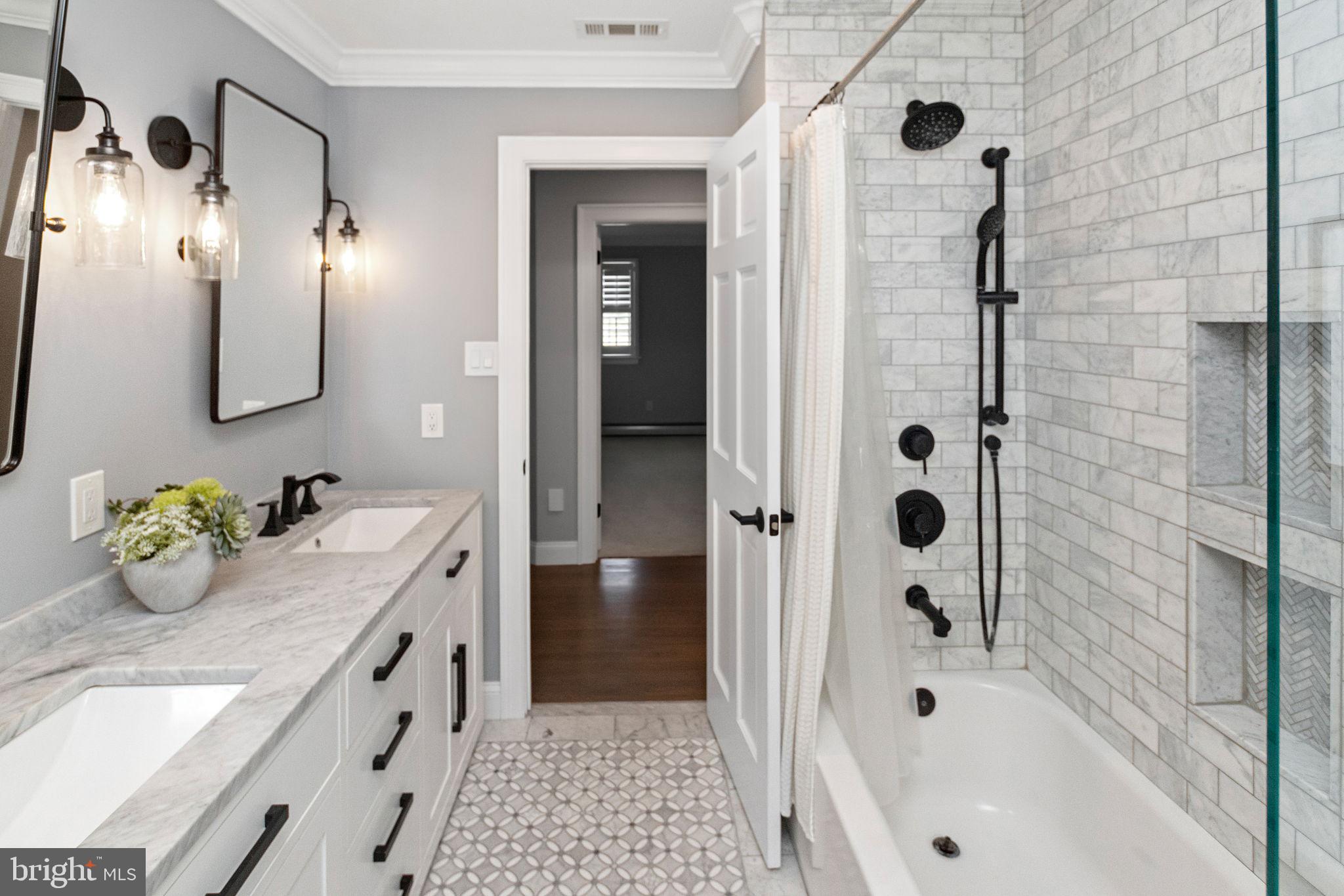 LONG LANE FARMS - Residential