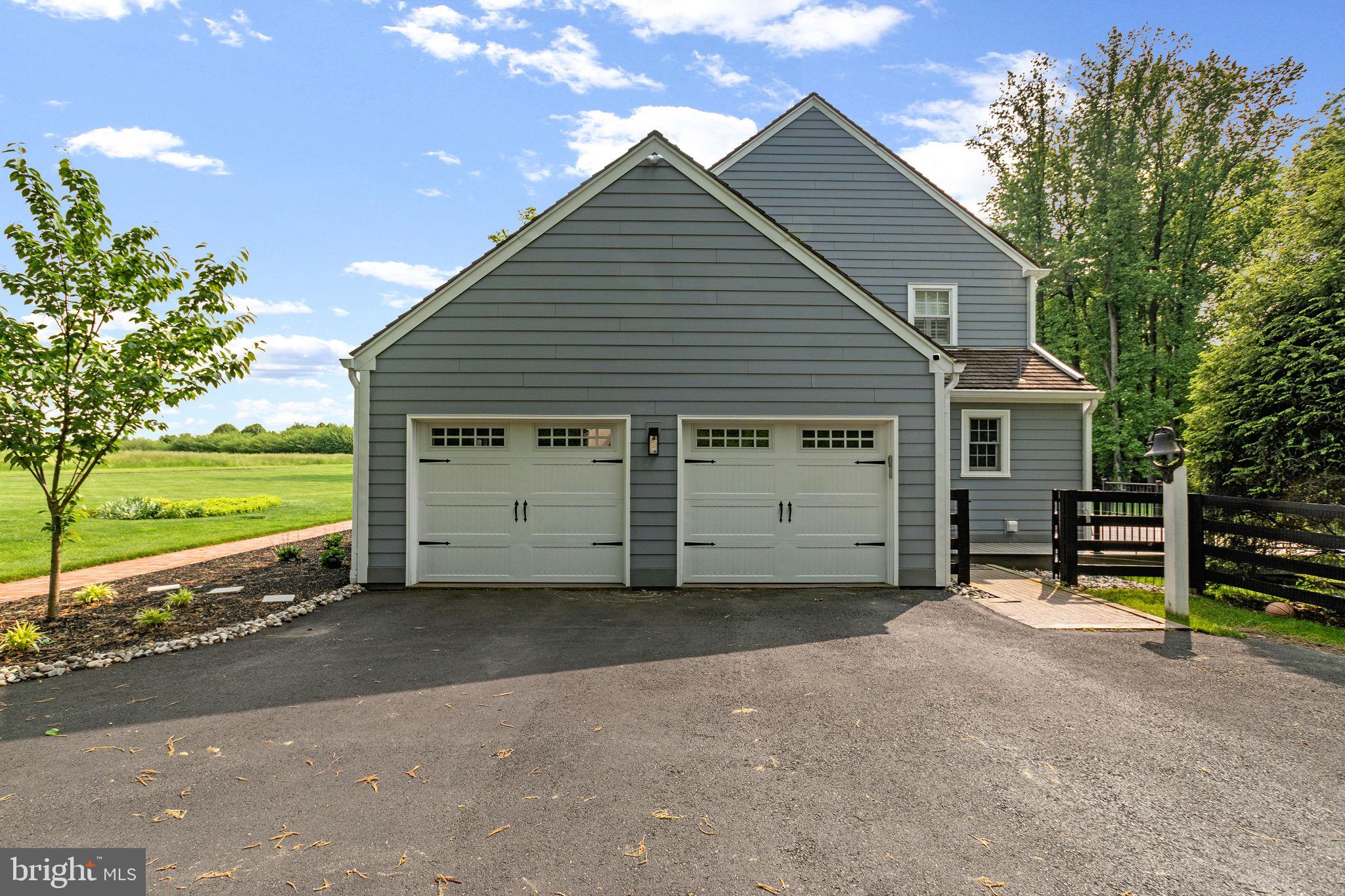 LONG LANE FARMS - Residential