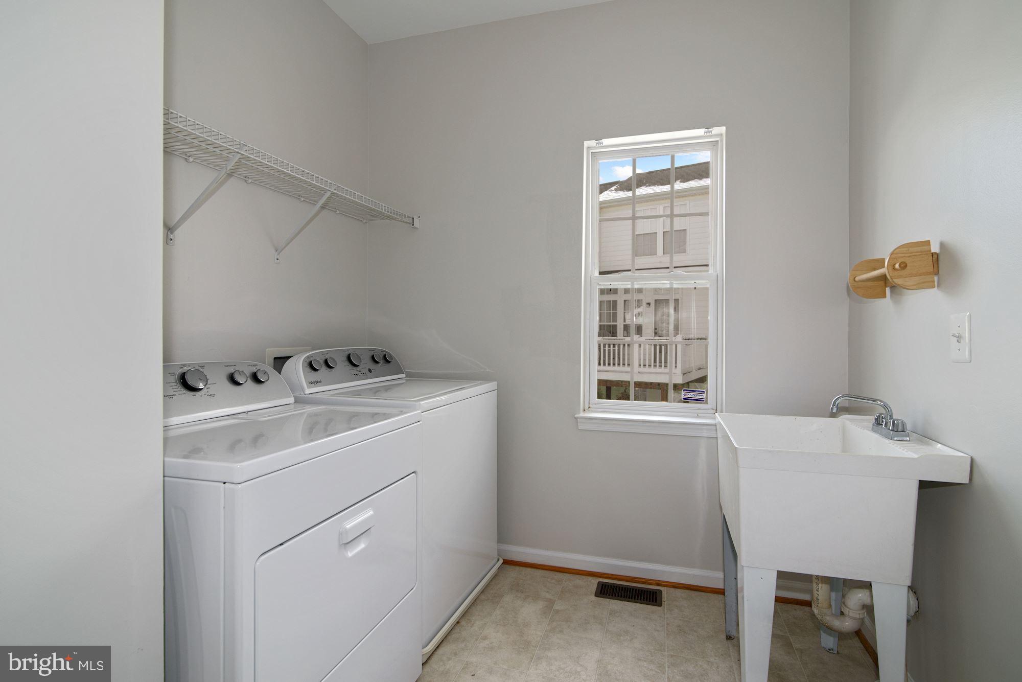 VILLAS AT THE RIDGES - Residential Lease