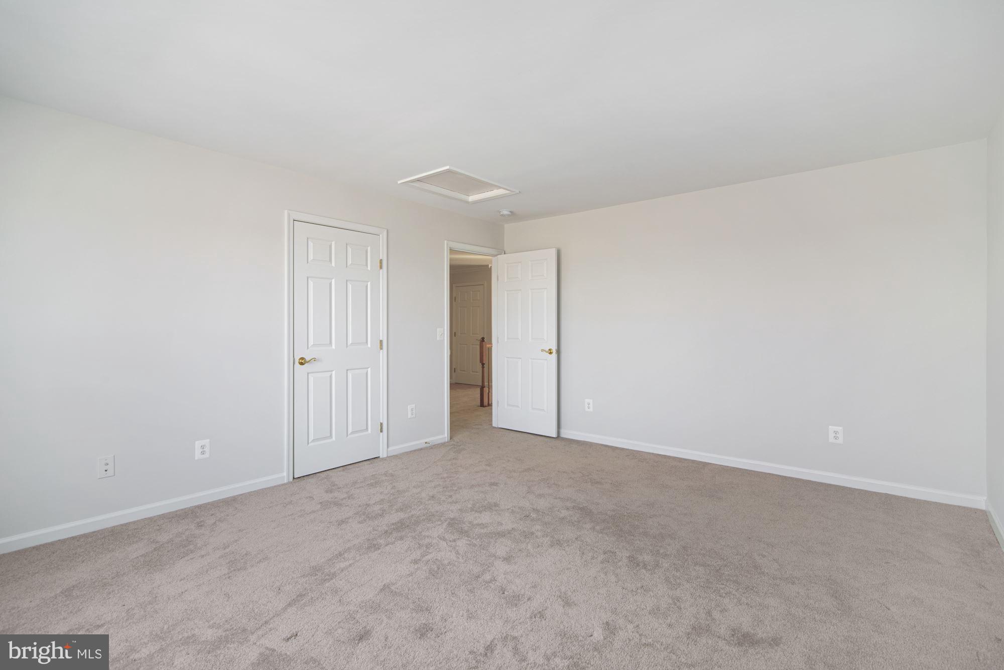 VILLAS AT THE RIDGES - Residential Lease