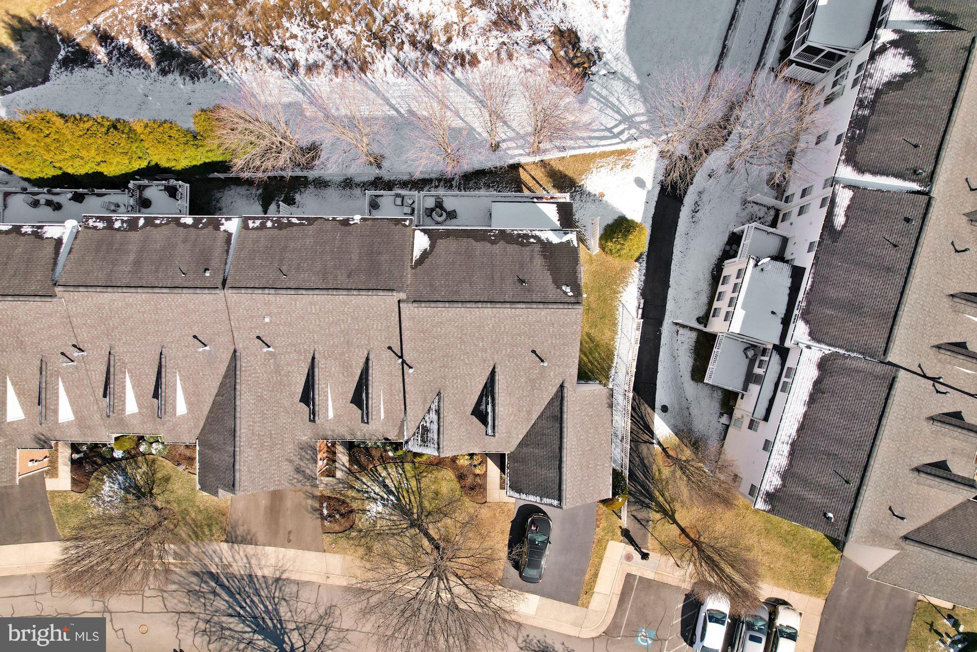 VILLAS AT THE RIDGES - Residential Lease