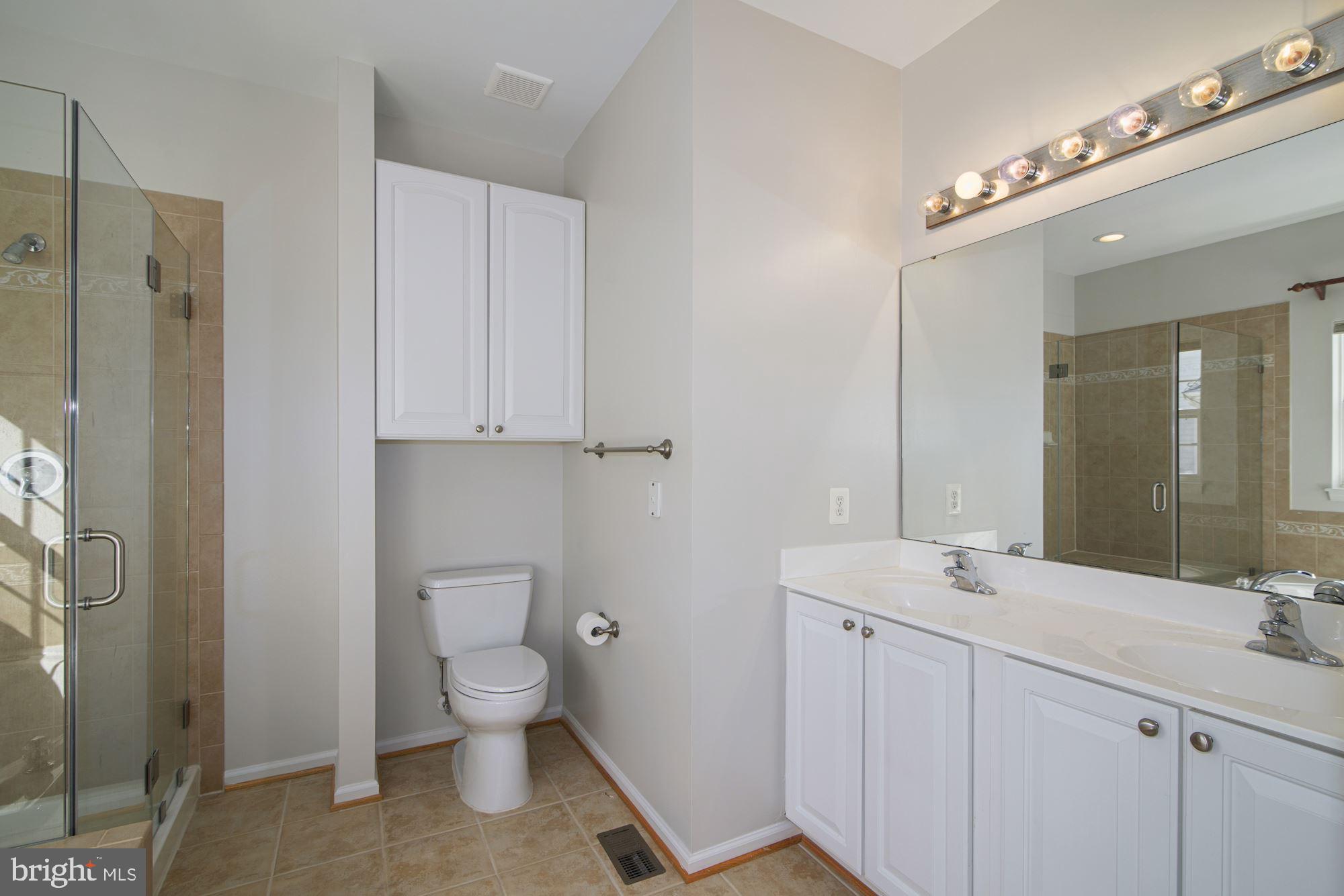 VILLAS AT THE RIDGES - Residential Lease