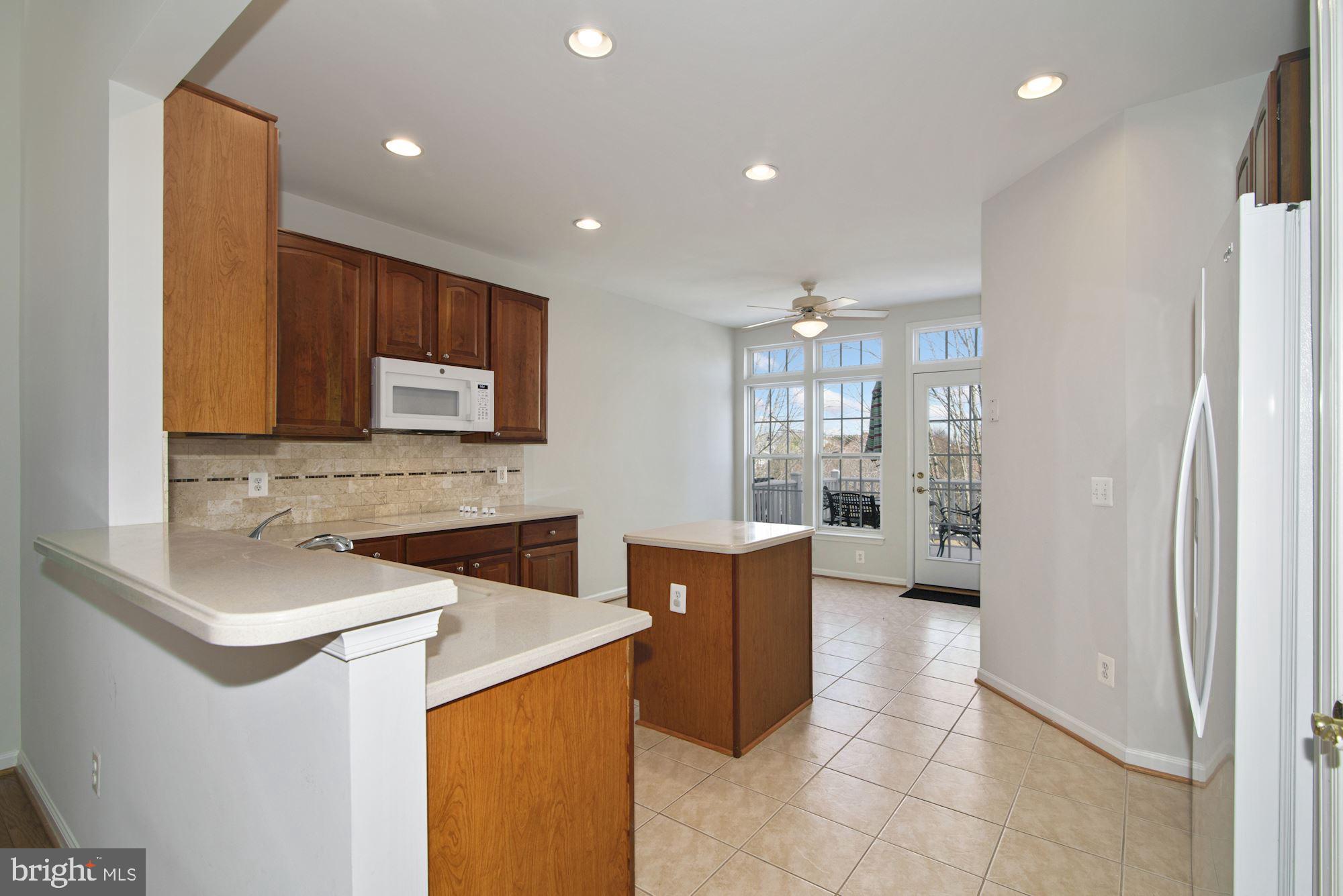 VILLAS AT THE RIDGES - Residential Lease