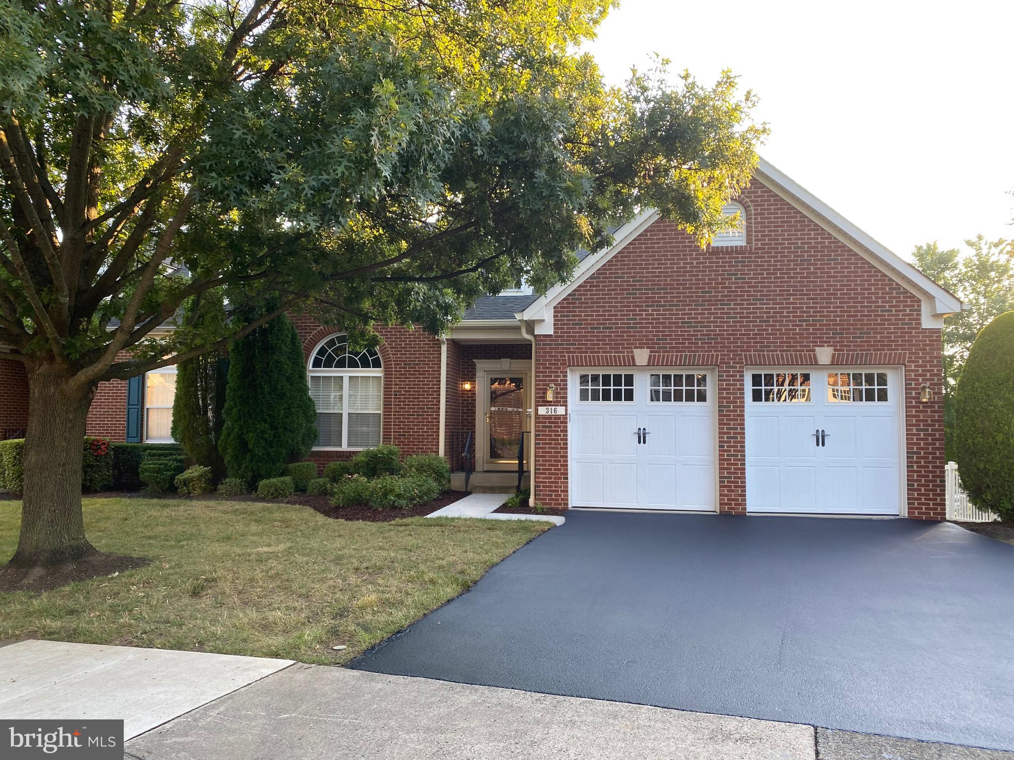 VILLAS AT THE RIDGES - Residential Lease