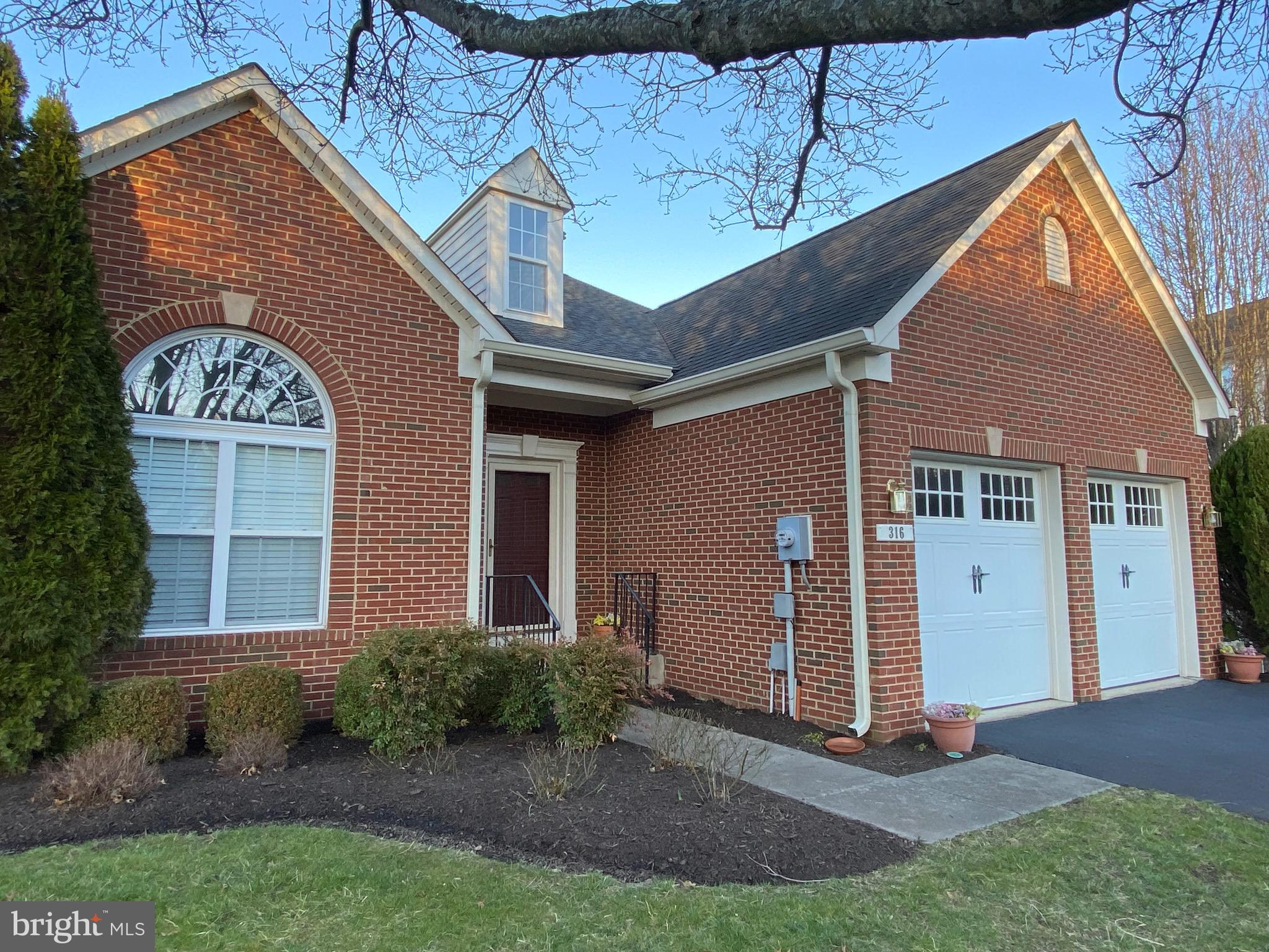 VILLAS AT THE RIDGES - Residential Lease