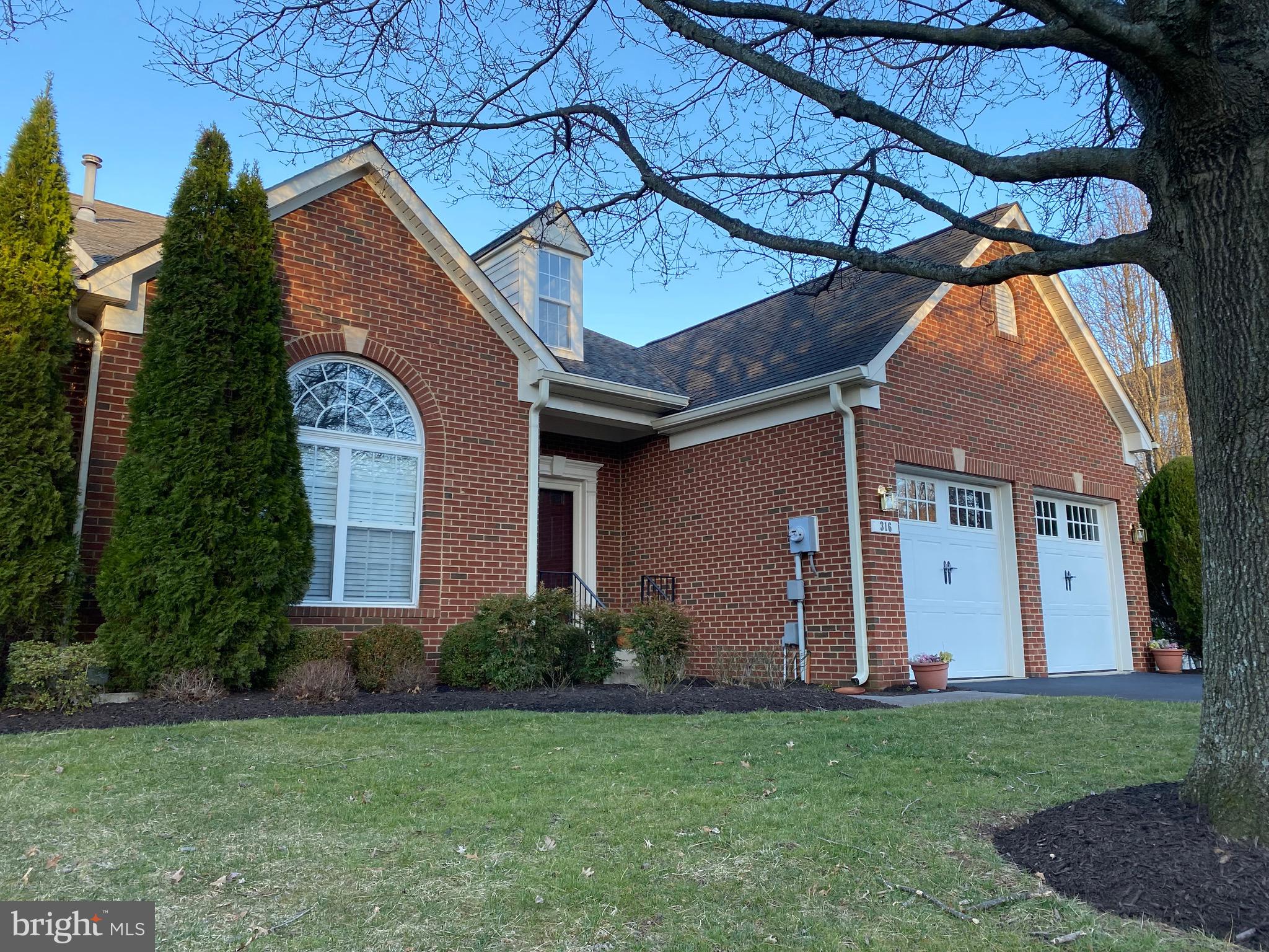 VILLAS AT THE RIDGES - Residential Lease