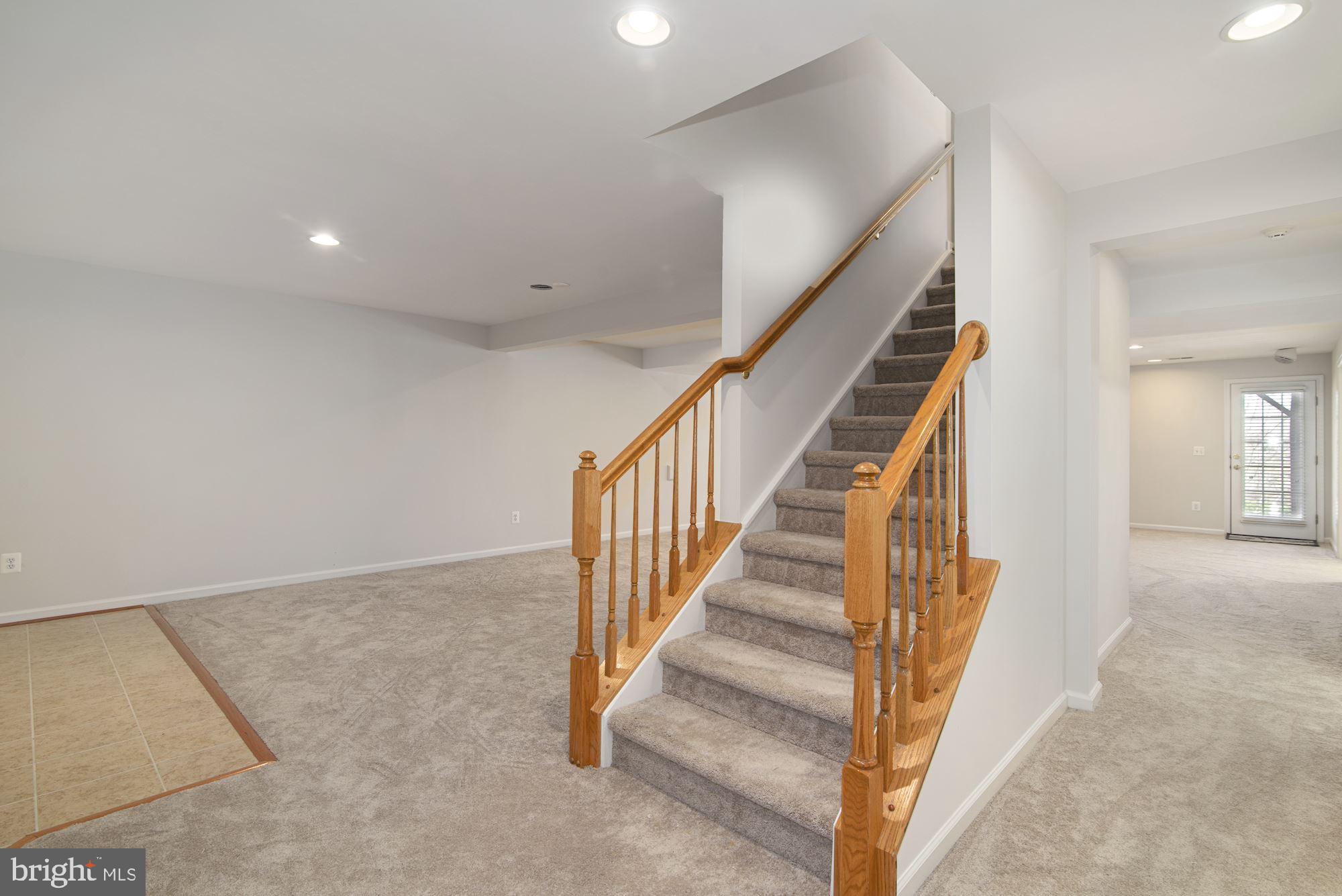 VILLAS AT THE RIDGES - Residential Lease