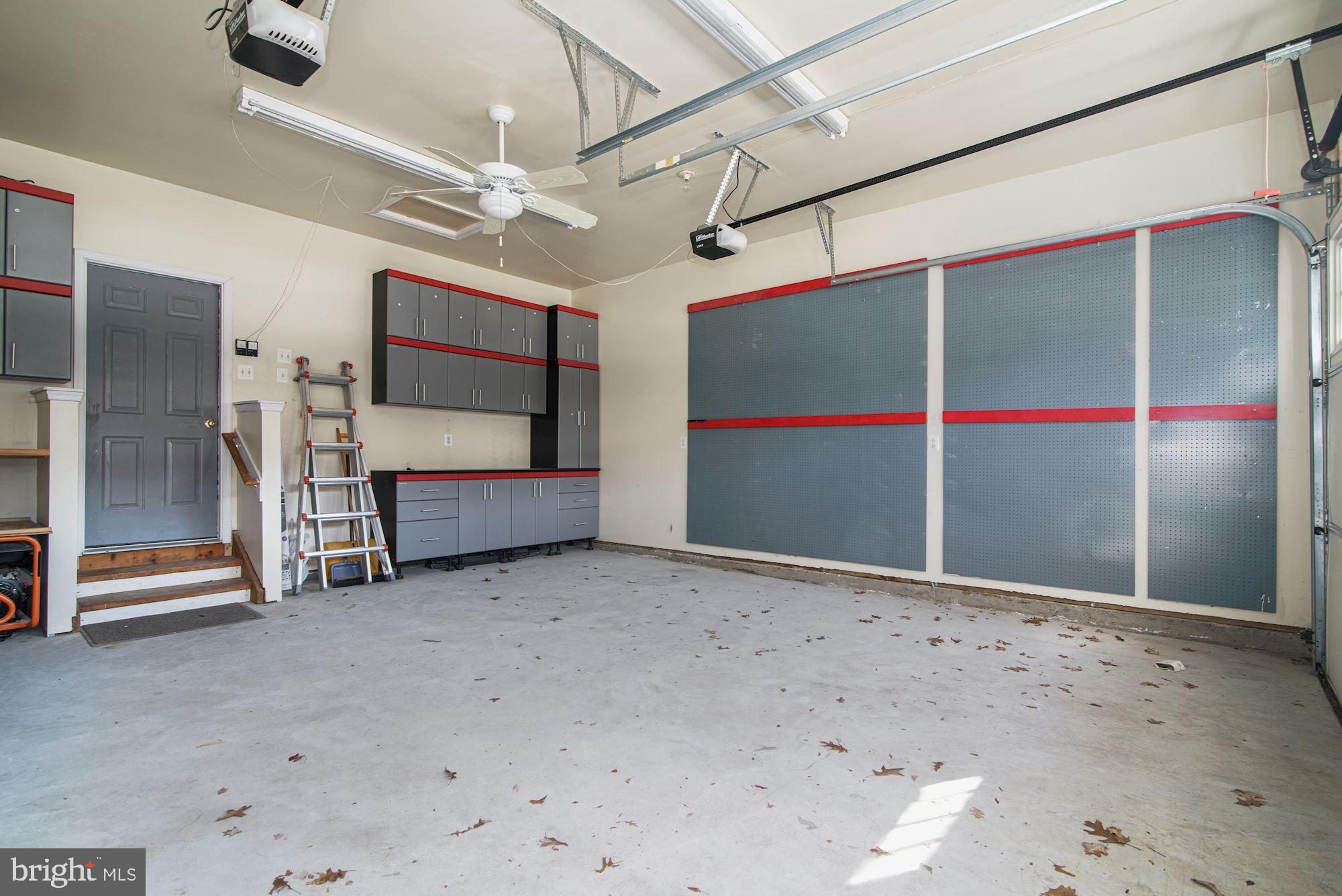 VILLAS AT THE RIDGES - Residential Lease