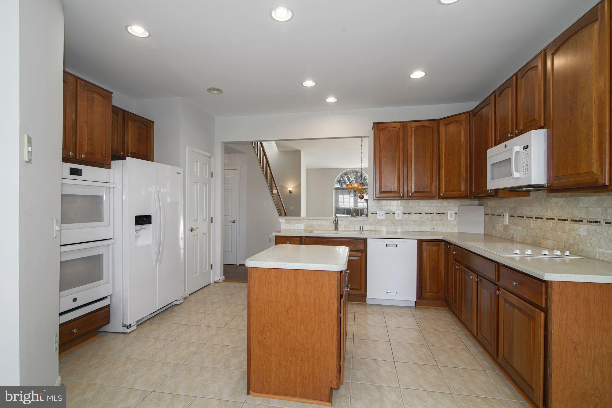 VILLAS AT THE RIDGES - Residential Lease