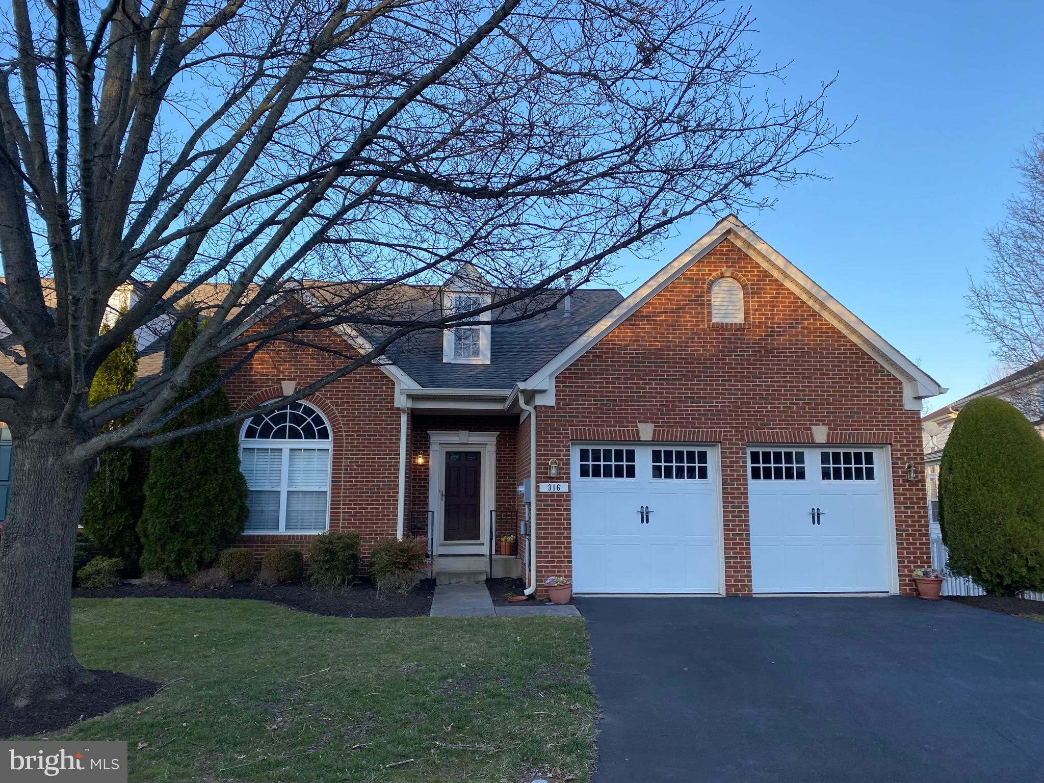 VILLAS AT THE RIDGES - Residential Lease