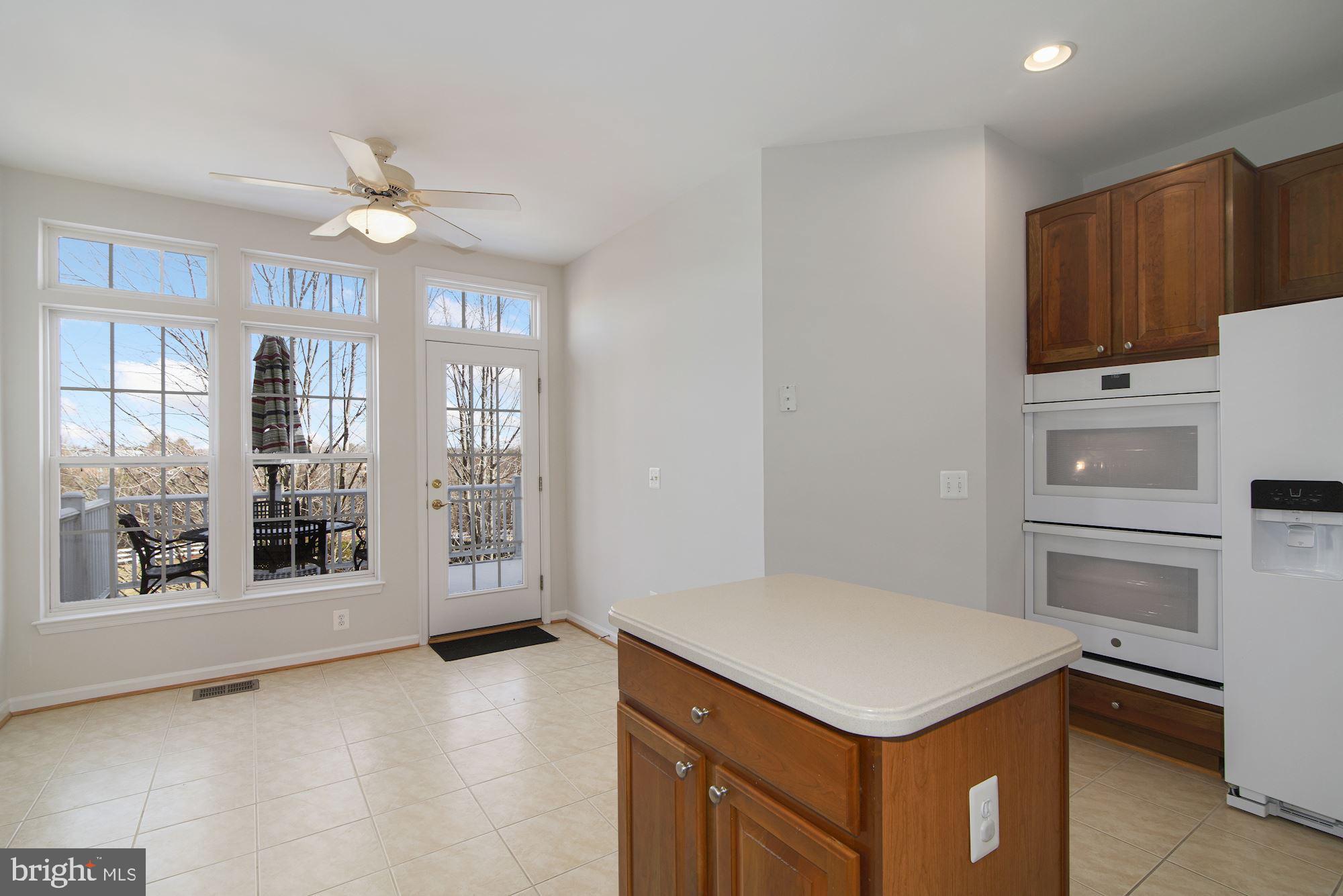 VILLAS AT THE RIDGES - Residential Lease