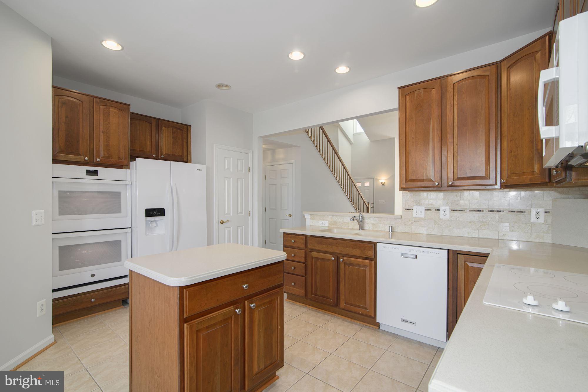 VILLAS AT THE RIDGES - Residential Lease