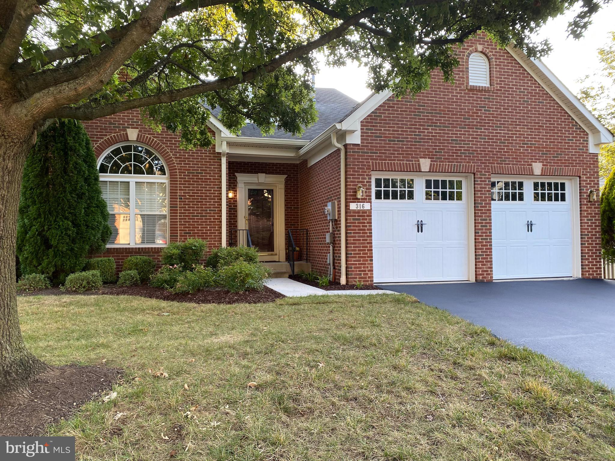 VILLAS AT THE RIDGES - Residential Lease