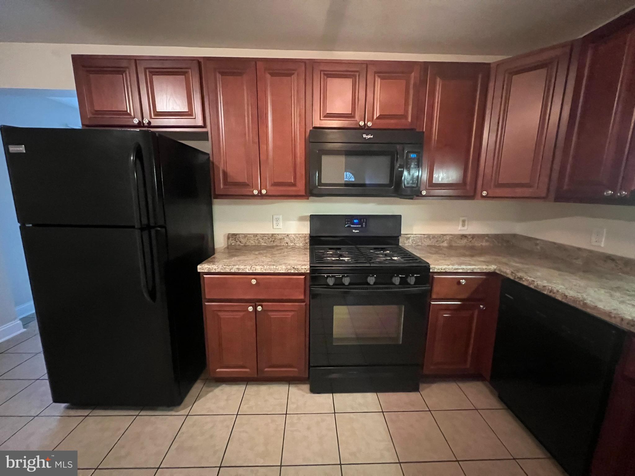 3130 GLEN HOLLOW DRIVE