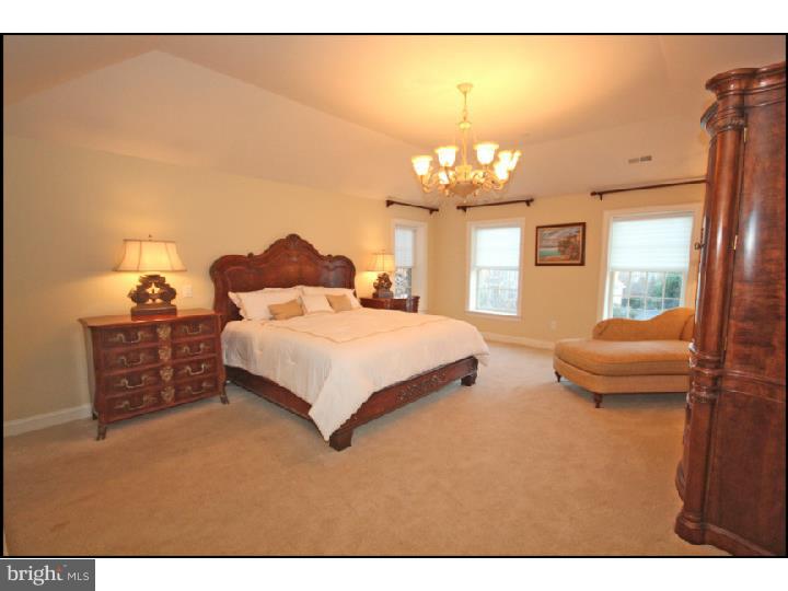 WHITEGATE - Residential