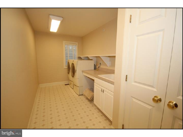 WHITEGATE - Residential