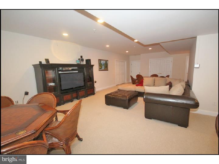 WHITEGATE - Residential