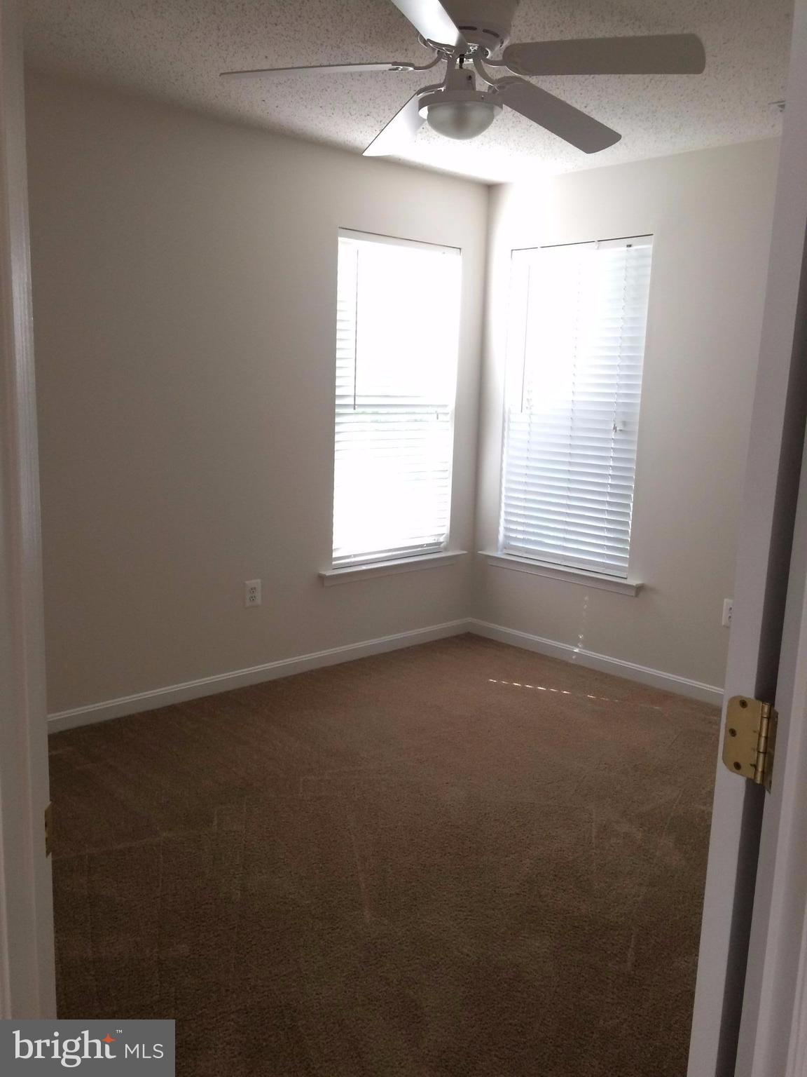 HAWTHORNE WOODS - Residential