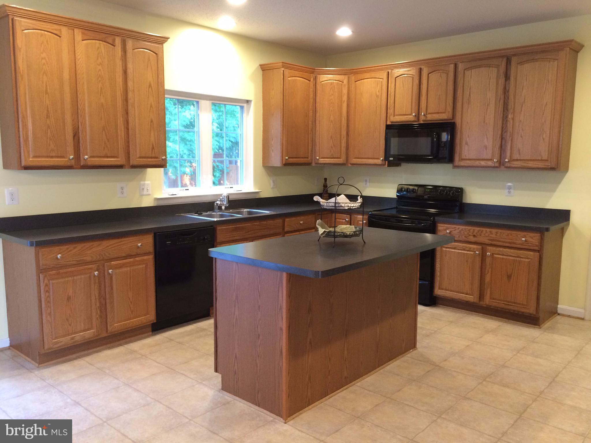 HAWTHORNE WOODS - Residential