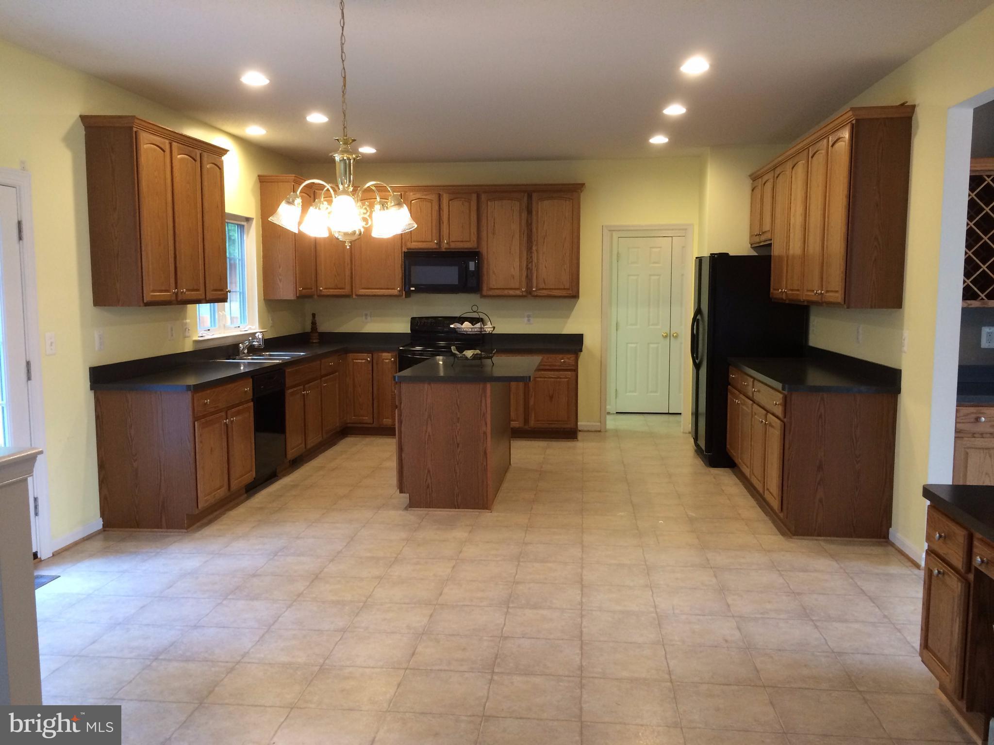 HAWTHORNE WOODS - Residential