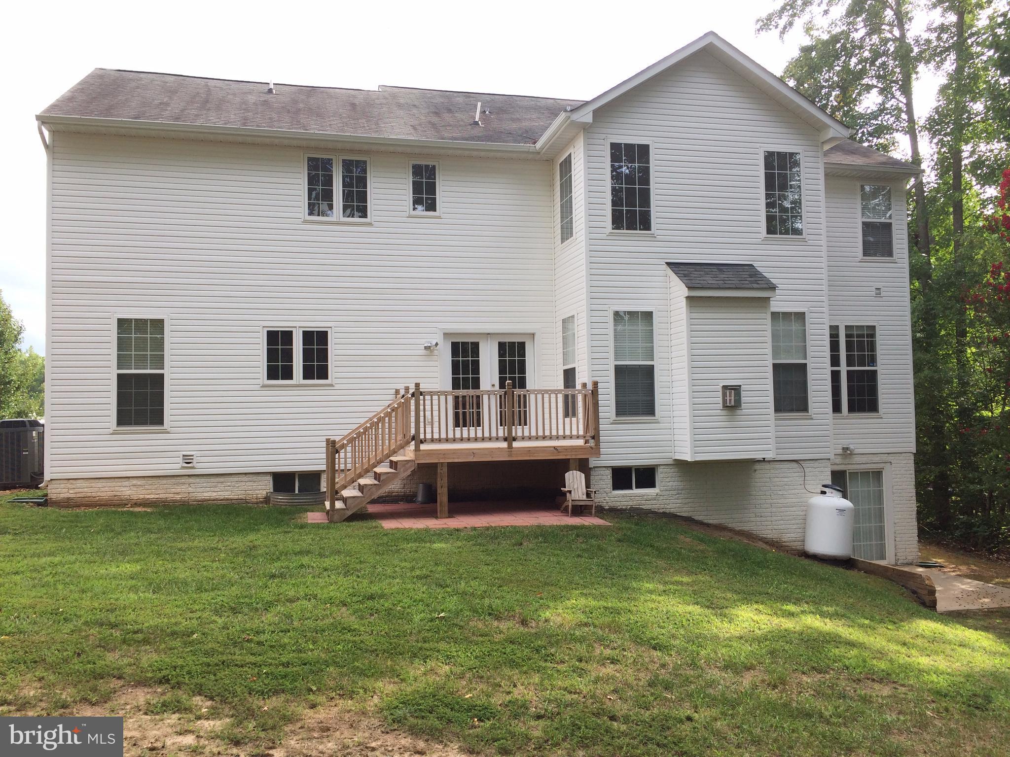 HAWTHORNE WOODS - Residential