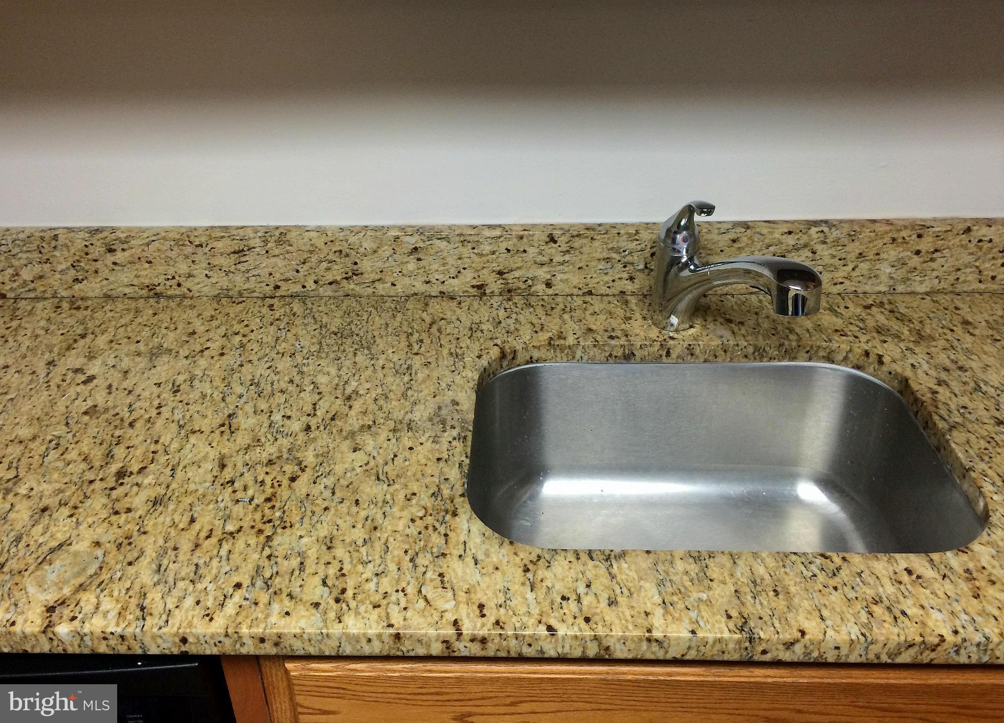 THE HUNTSMAN CONDOMINIUM - Residential Lease