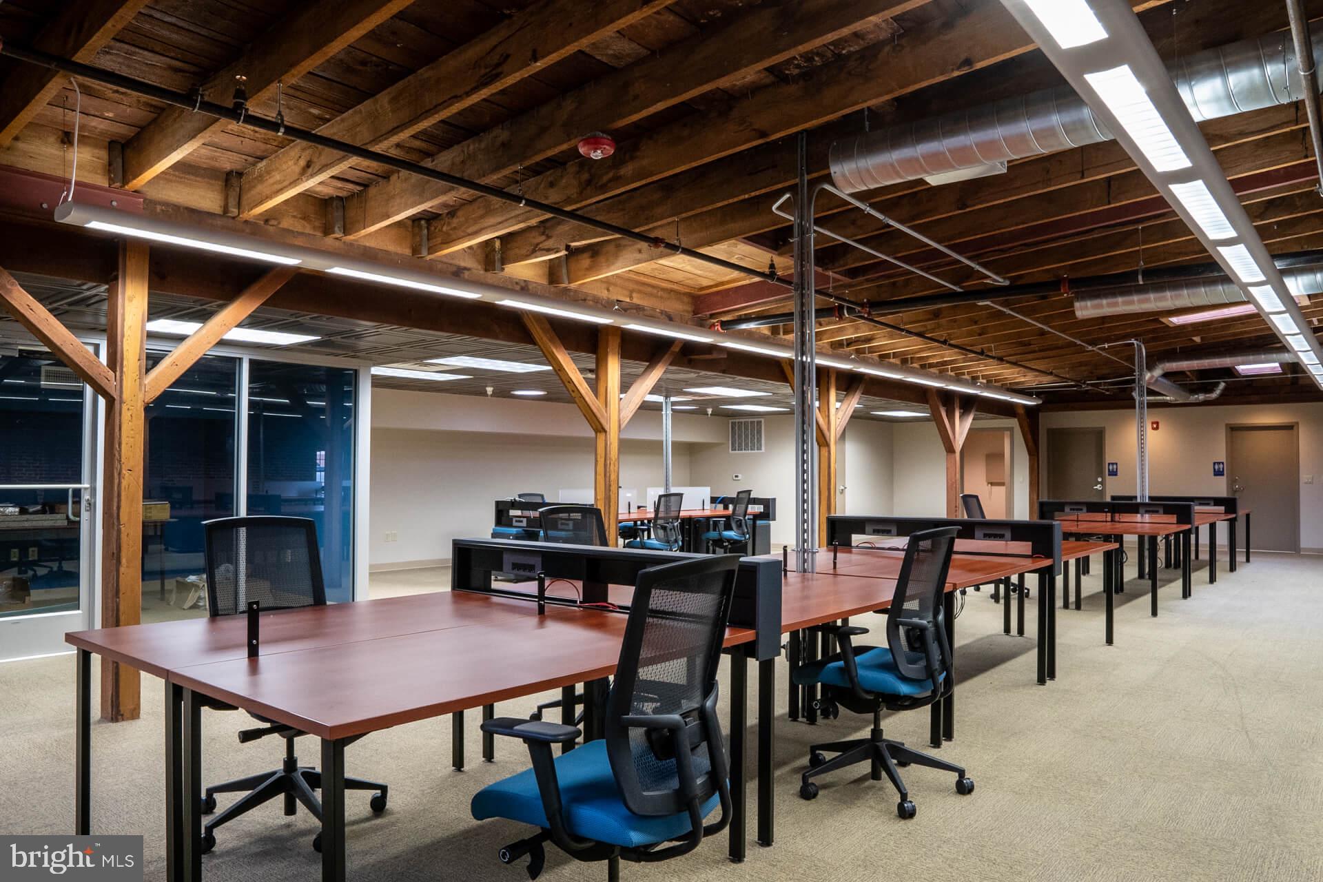 CLIPPER STADIUM BLOCK - Commercial Lease