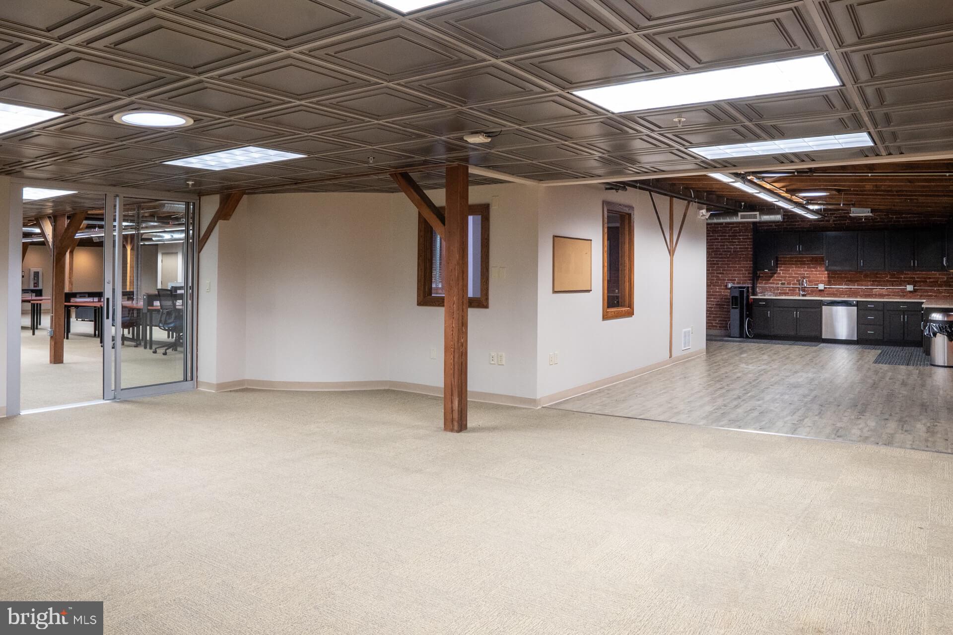 CLIPPER STADIUM BLOCK - Commercial Lease