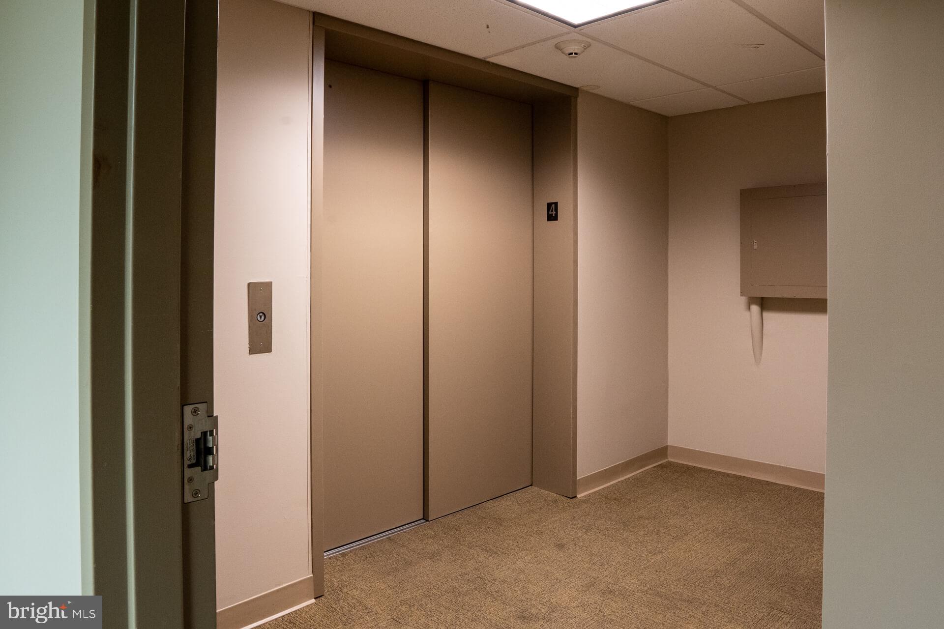 CLIPPER STADIUM BLOCK - Commercial Lease