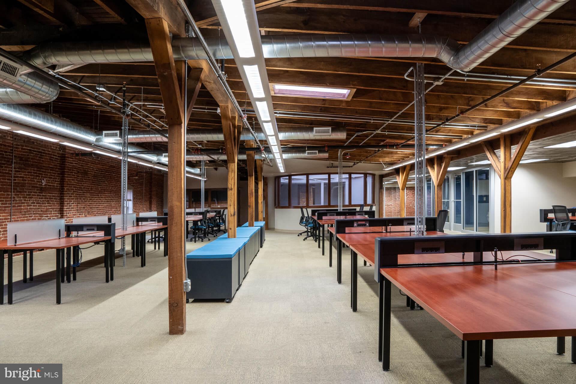 CLIPPER STADIUM BLOCK - Commercial Lease