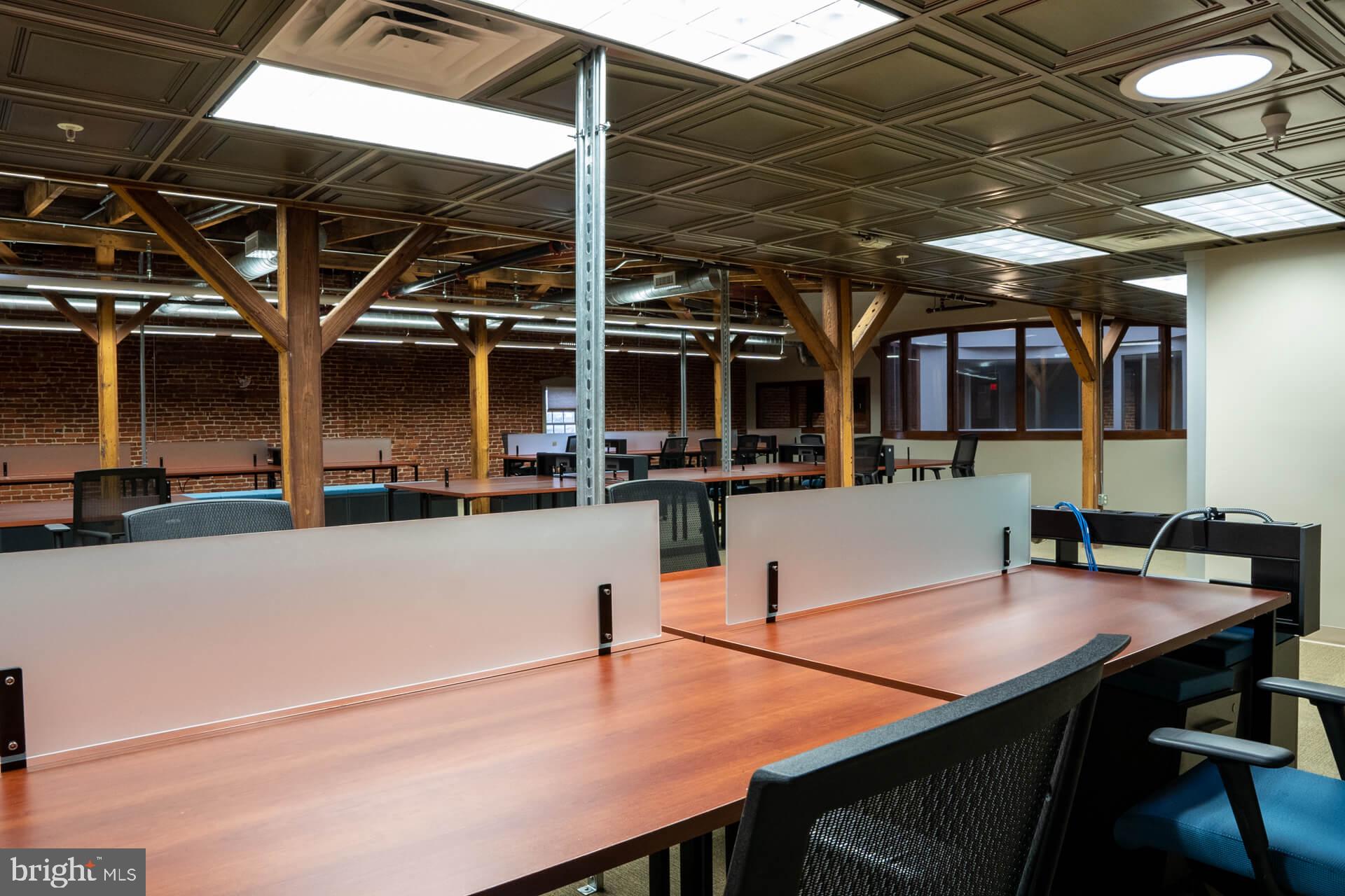 CLIPPER STADIUM BLOCK - Commercial Lease