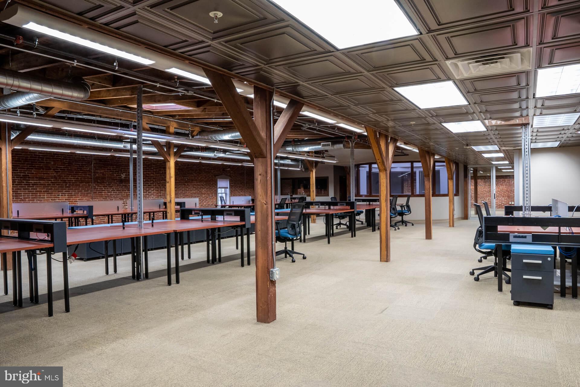 CLIPPER STADIUM BLOCK - Commercial Lease