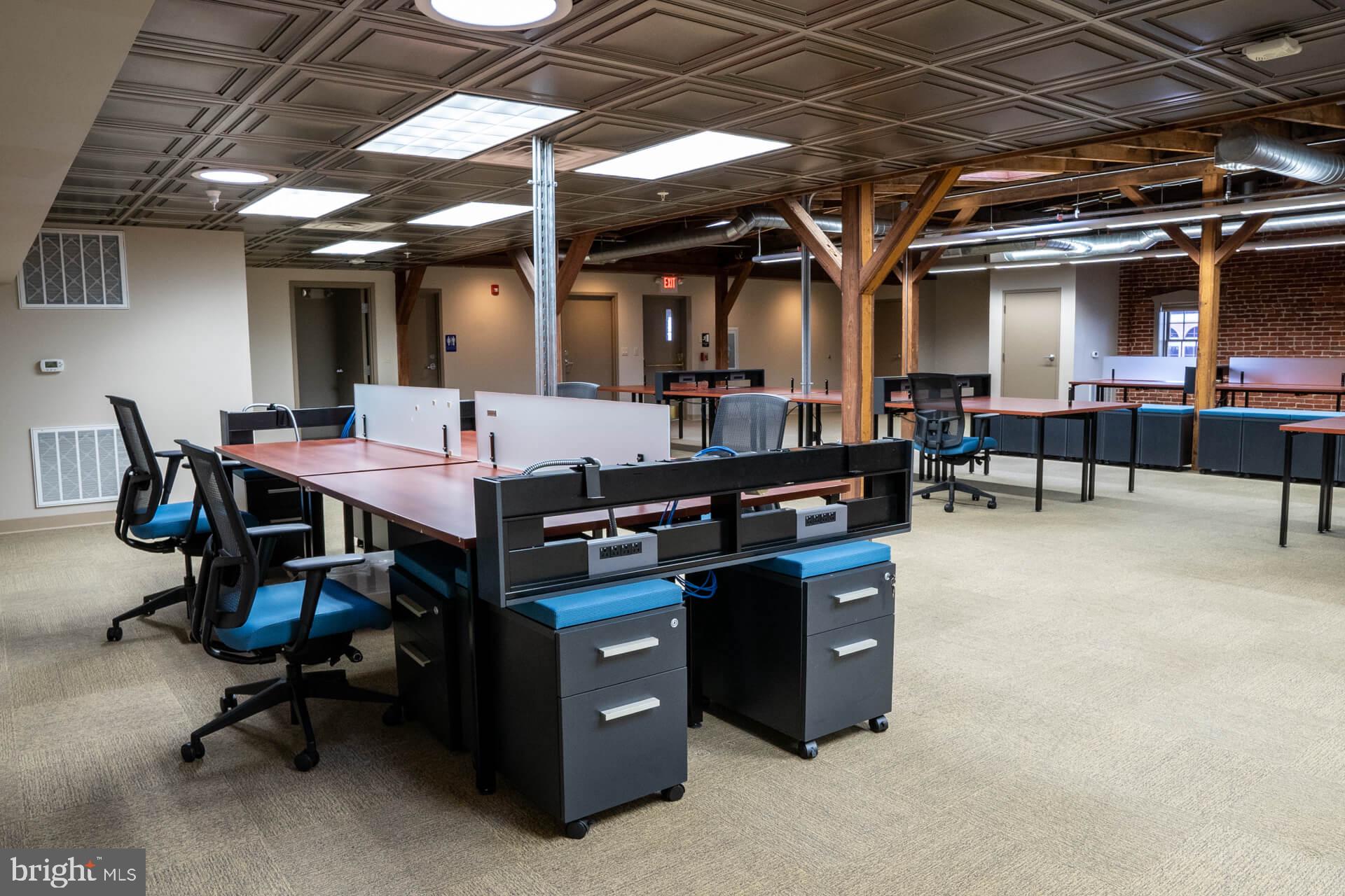 CLIPPER STADIUM BLOCK - Commercial Lease