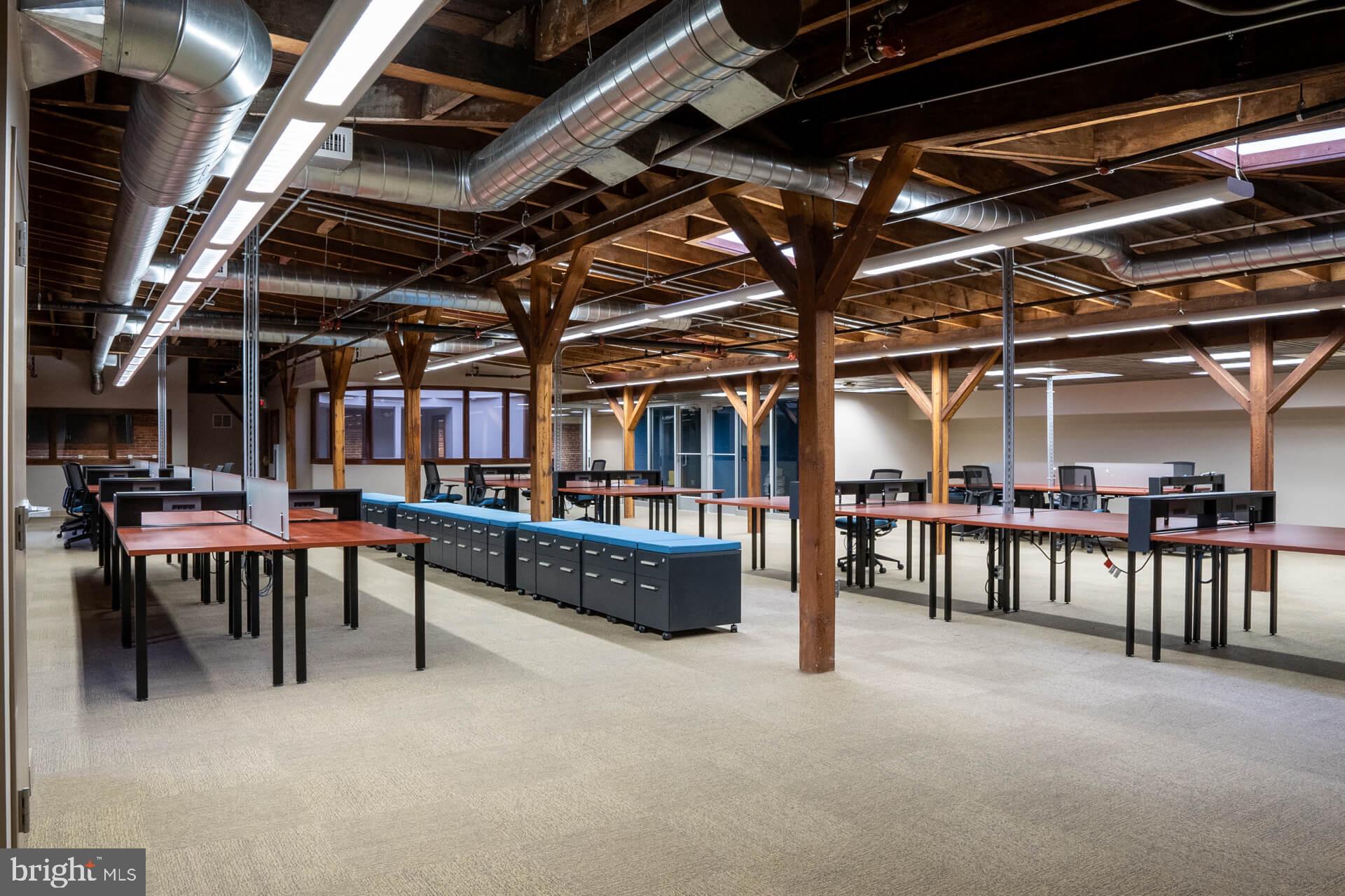 CLIPPER STADIUM BLOCK - Commercial Lease