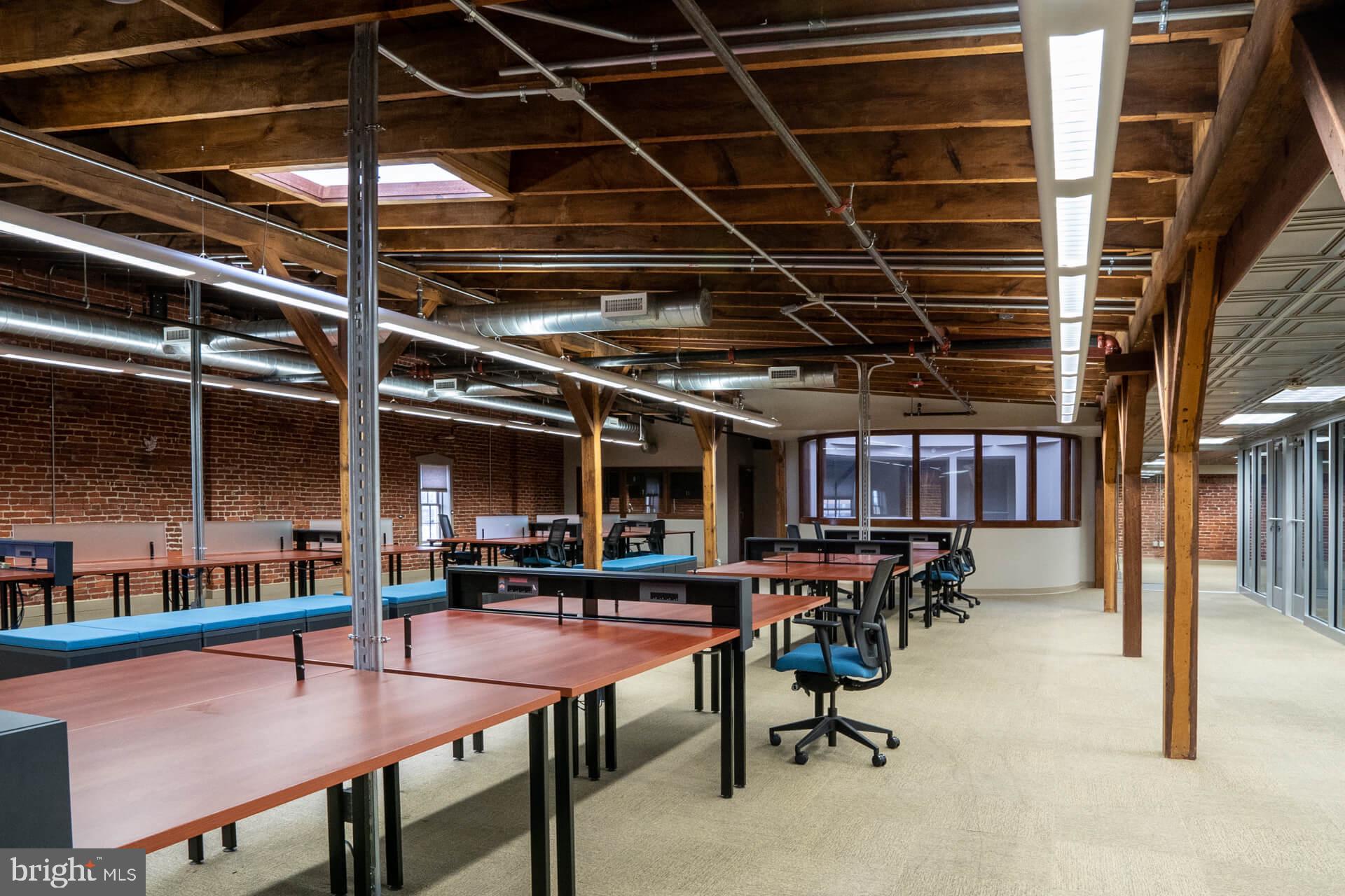 CLIPPER STADIUM BLOCK - Commercial Lease