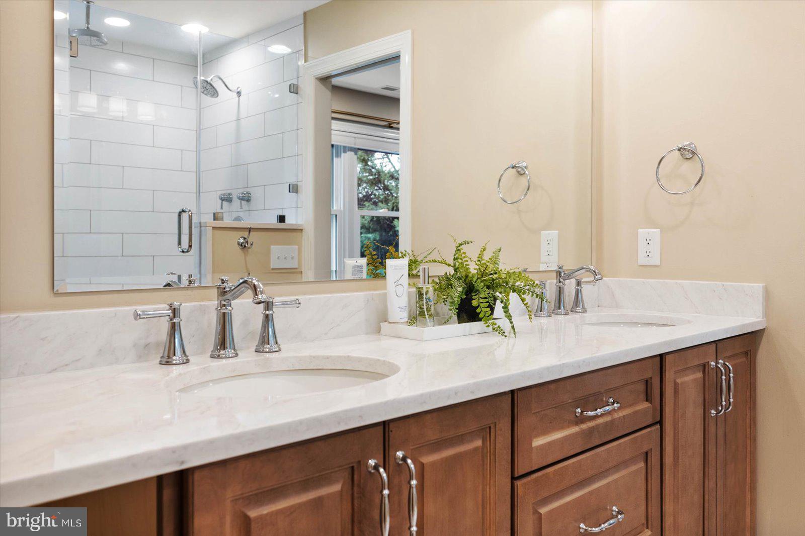 TONY TANK - Residential