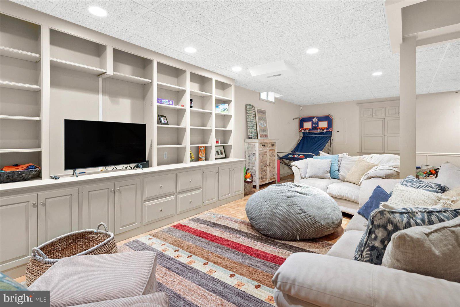 TONY TANK - Residential