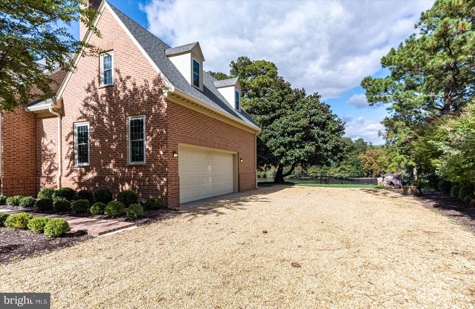 TONY TANK - Residential