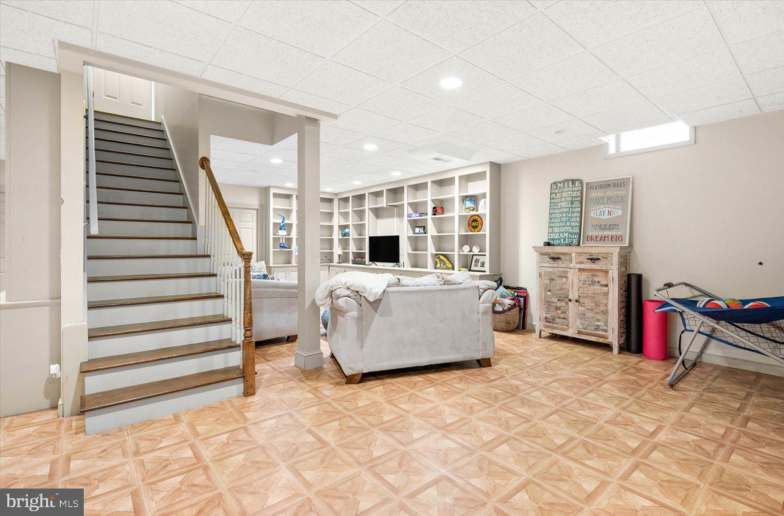 TONY TANK - Residential