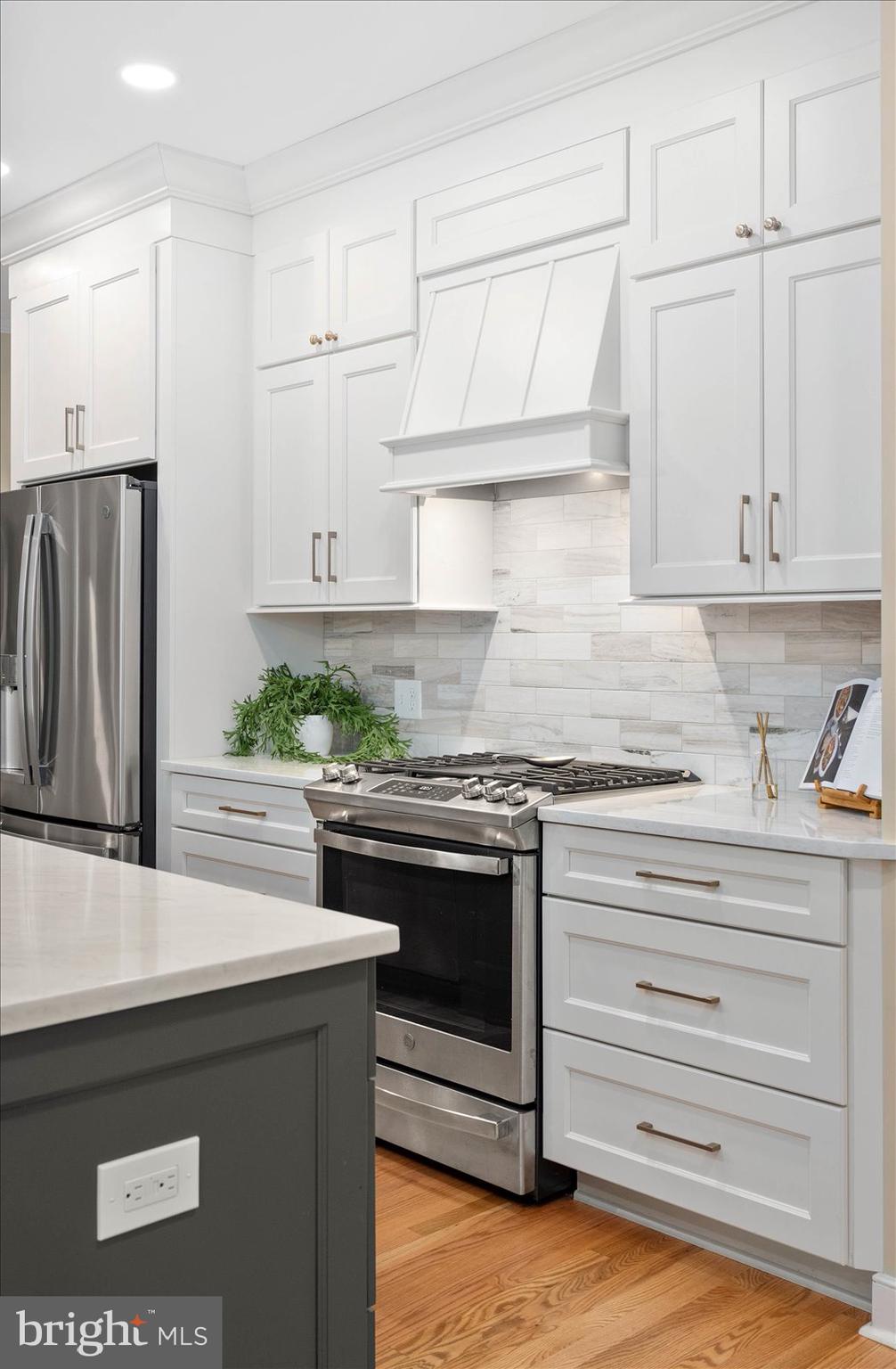 TONY TANK - Residential