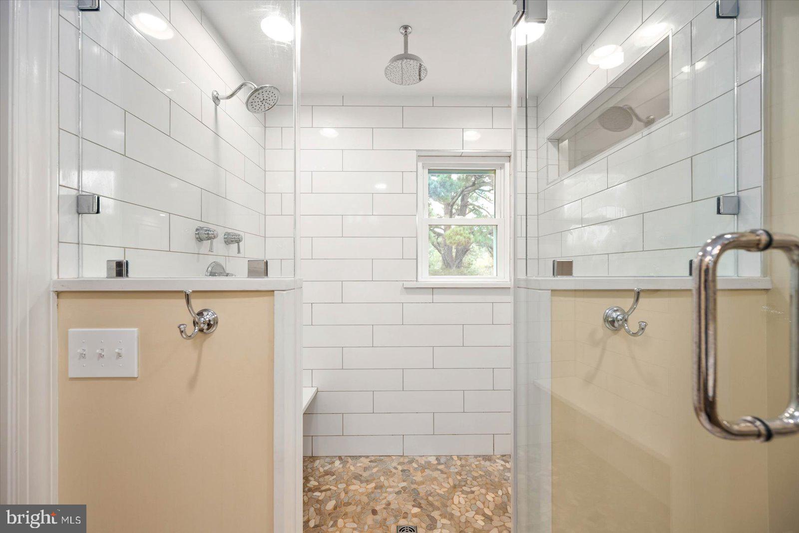 TONY TANK - Residential