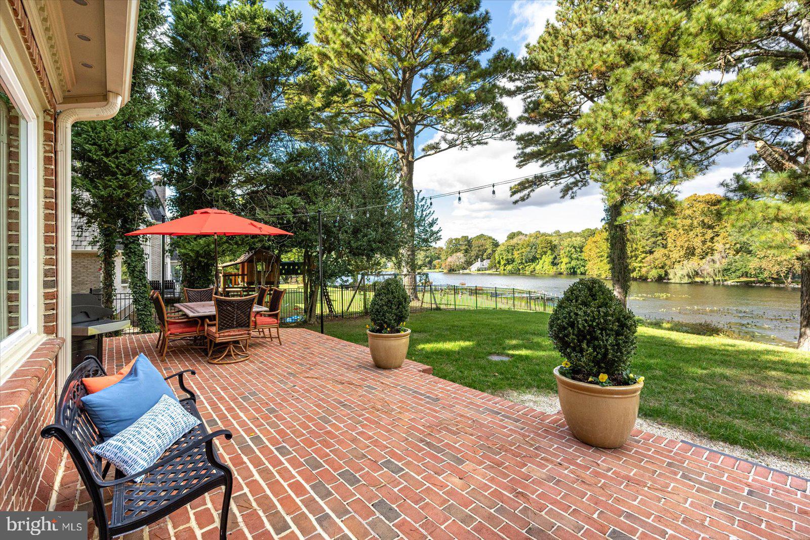 TONY TANK - Residential