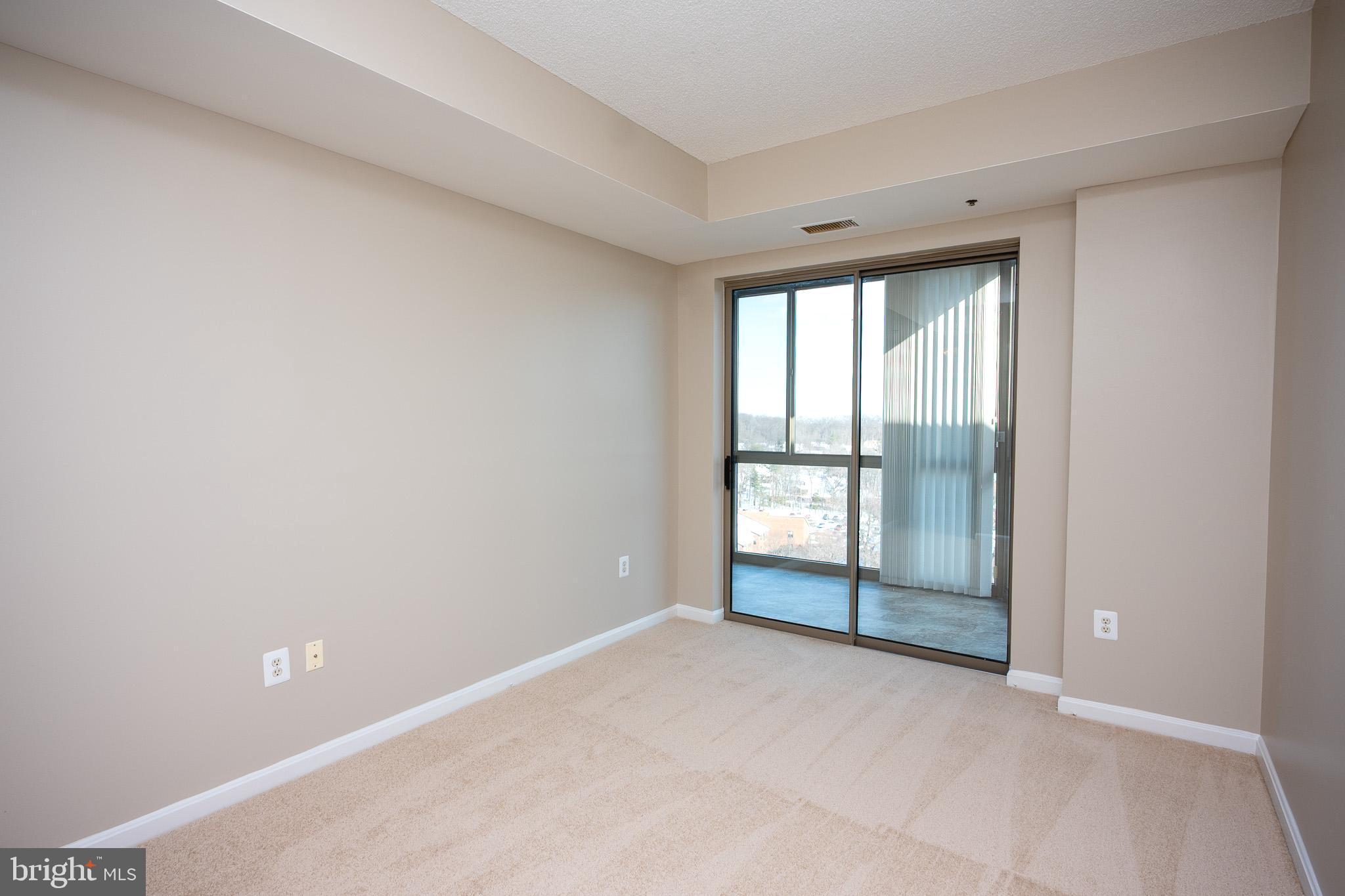 VANTAGE POINT EAST @ LEISURE WORLD - Residential