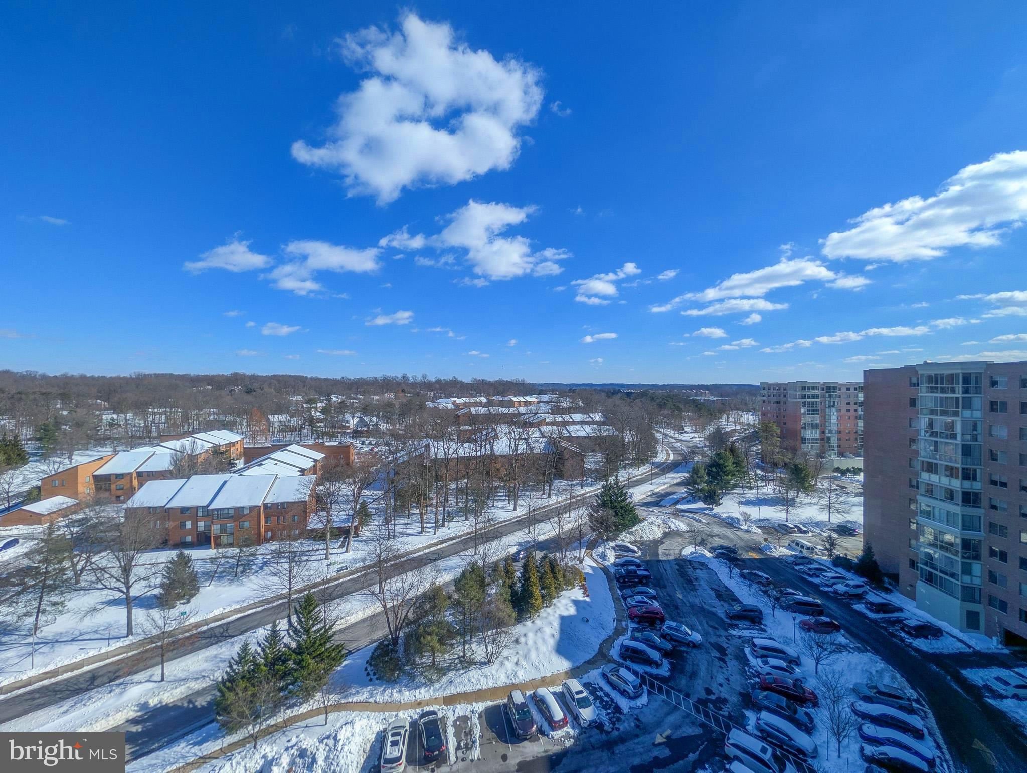 VANTAGE POINT EAST @ LEISURE WORLD - Residential