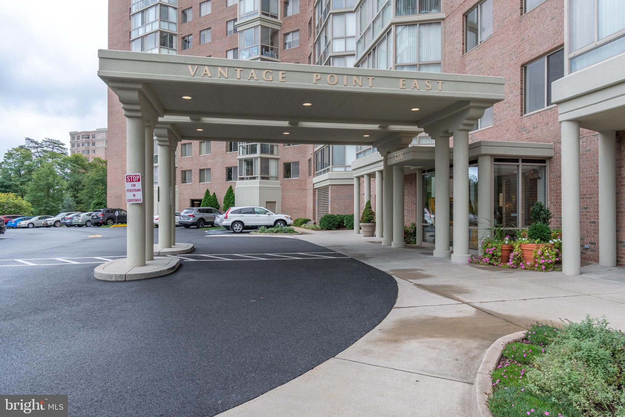 VANTAGE POINT EAST @ LEISURE WORLD - Residential