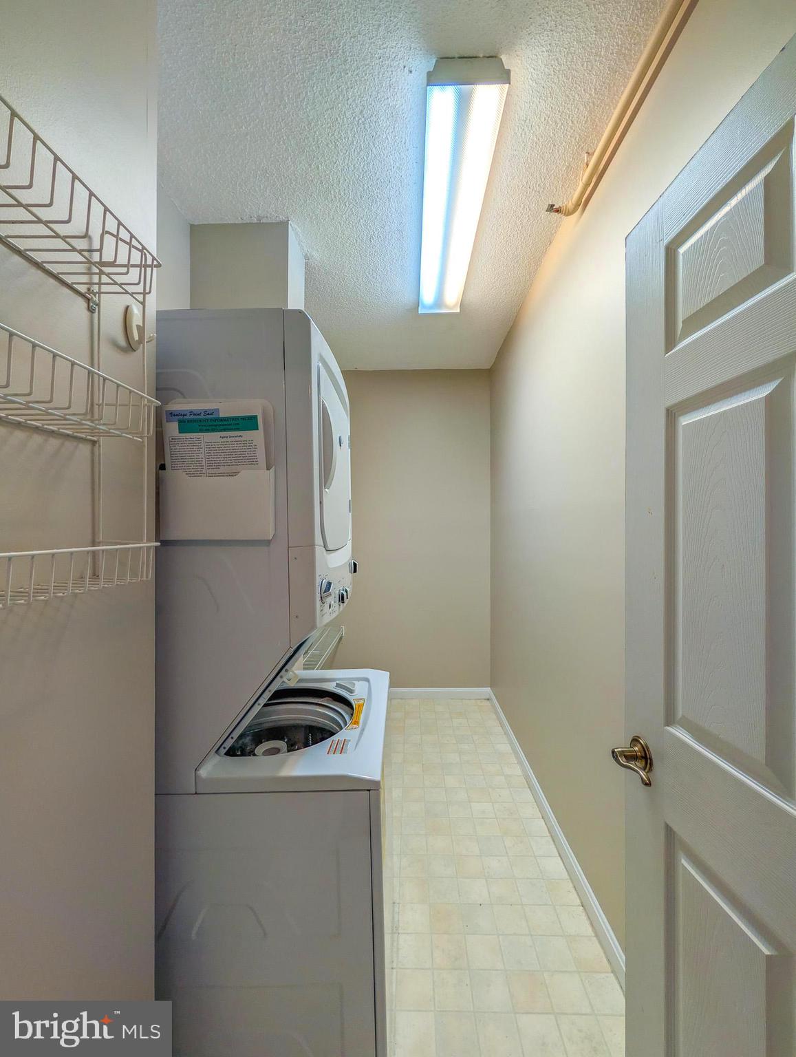 VANTAGE POINT EAST @ LEISURE WORLD - Residential