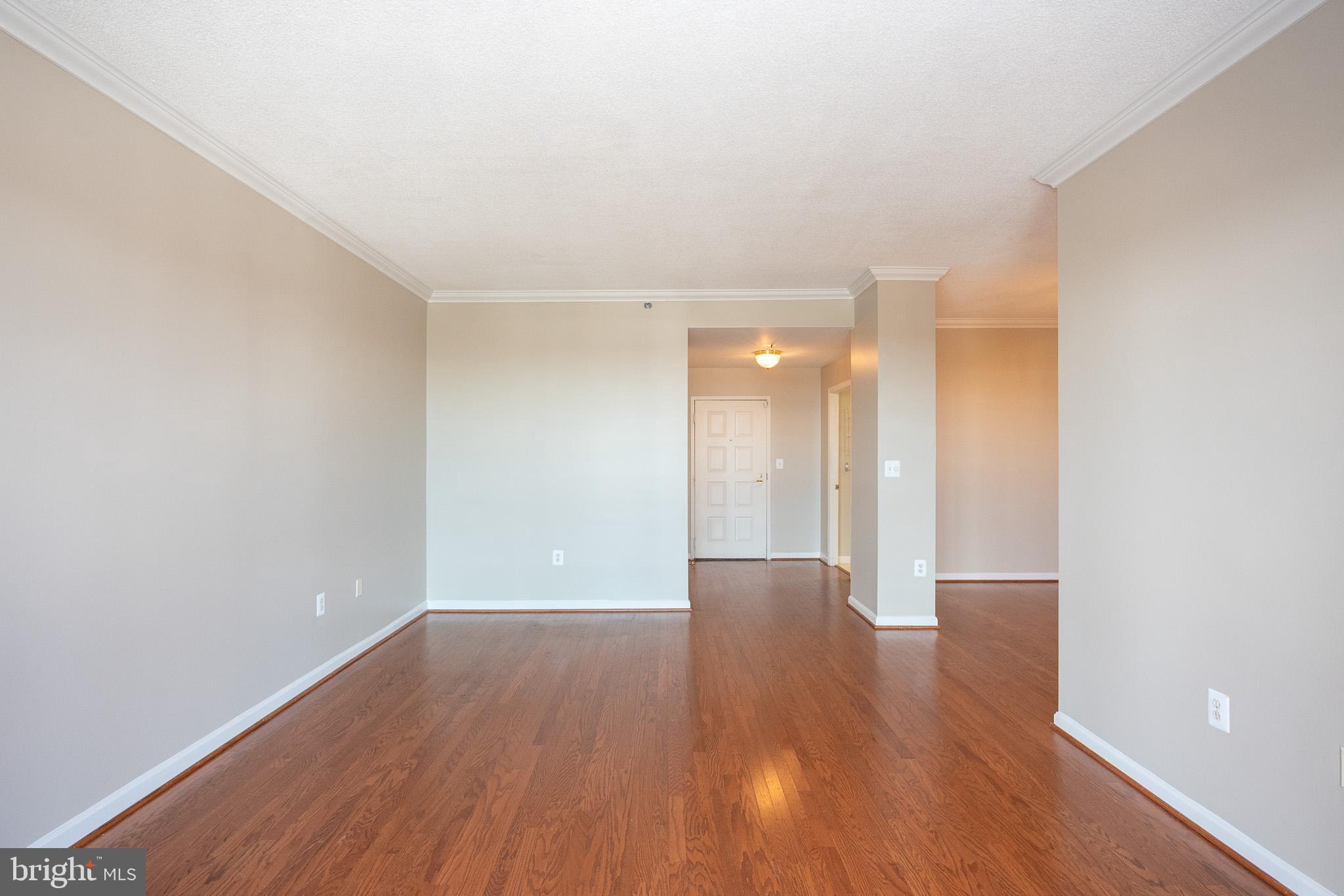 VANTAGE POINT EAST @ LEISURE WORLD - Residential