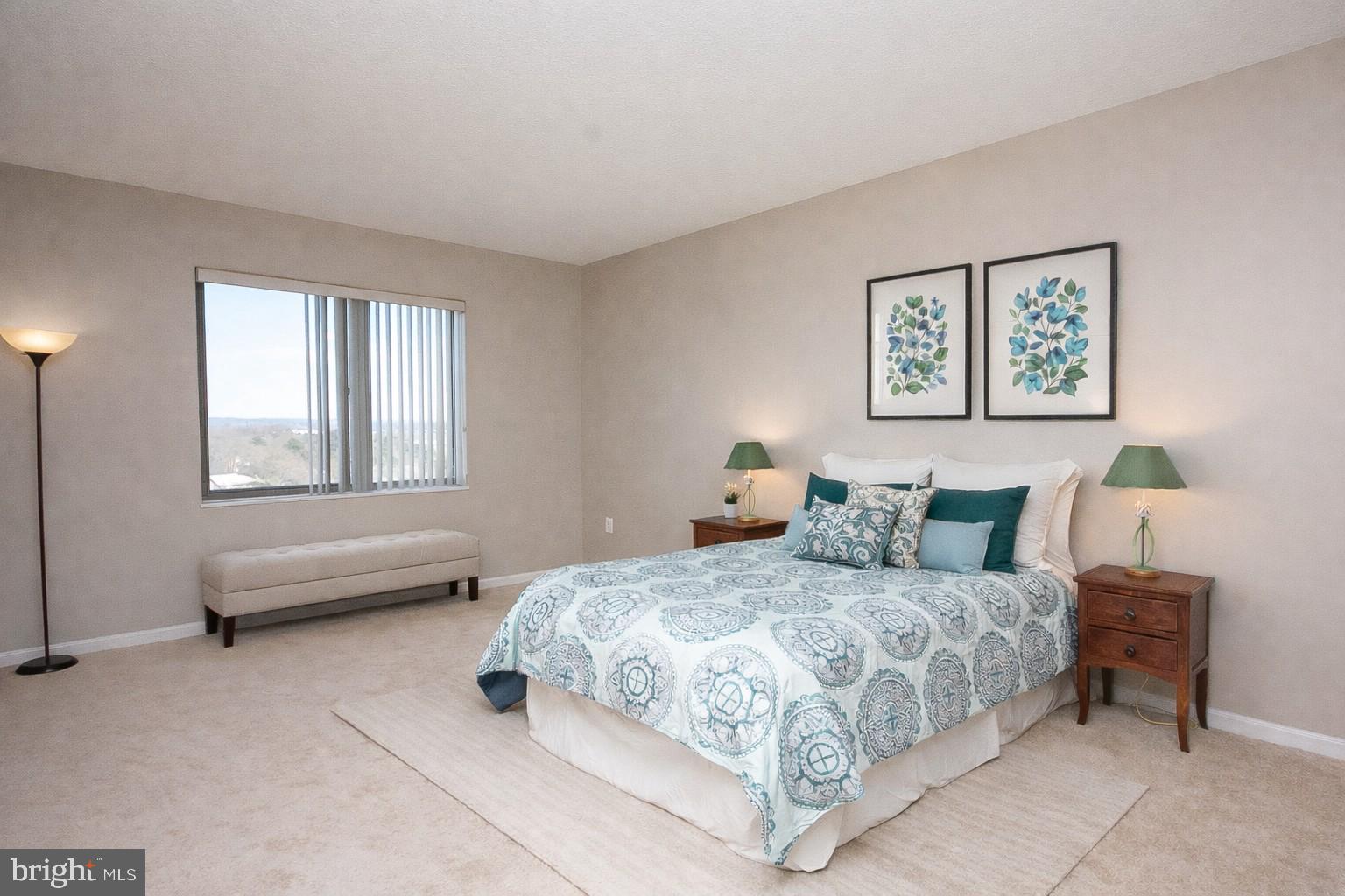 VANTAGE POINT EAST @ LEISURE WORLD - Residential