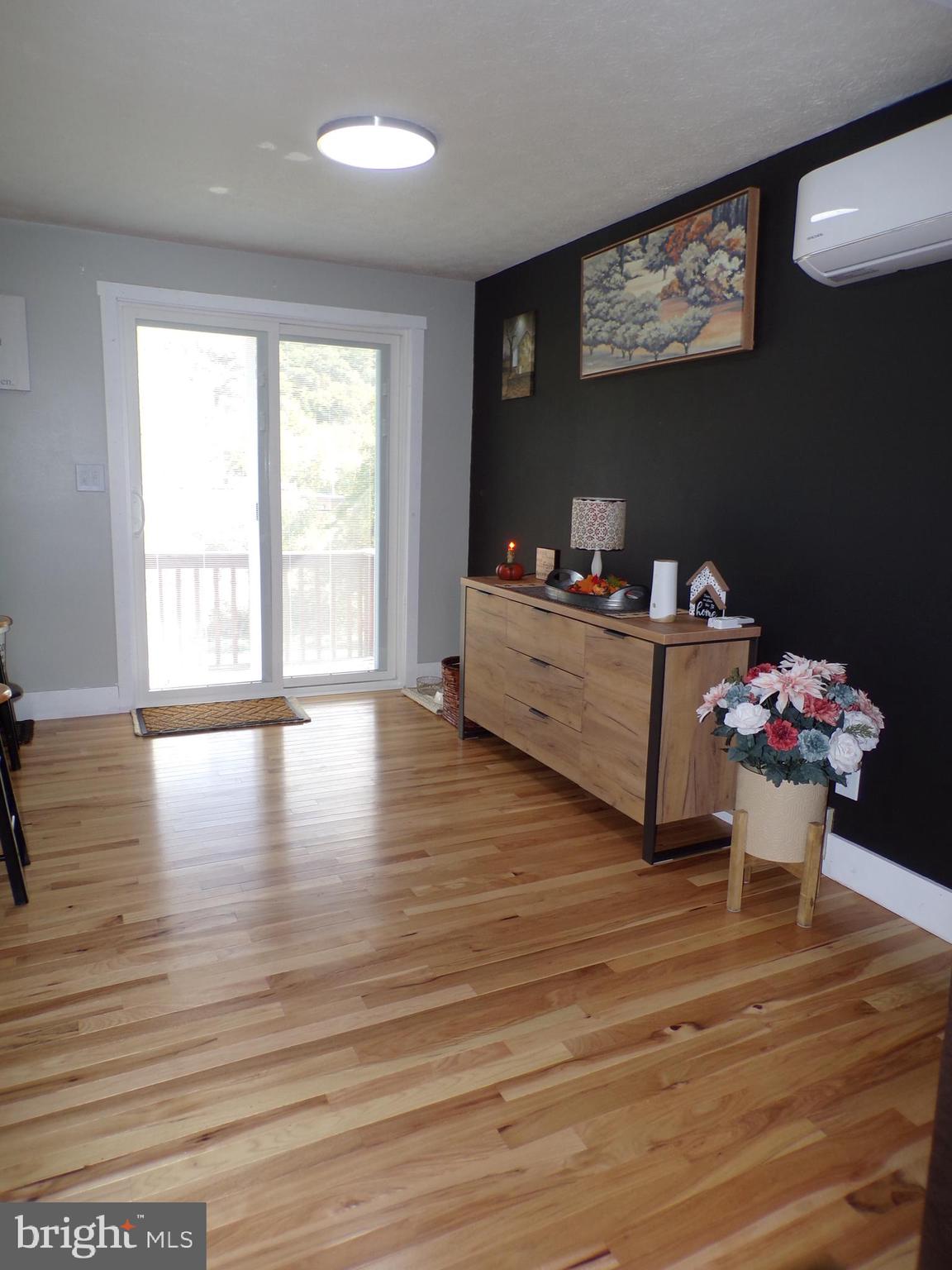 F PARIS SMITH - Residential